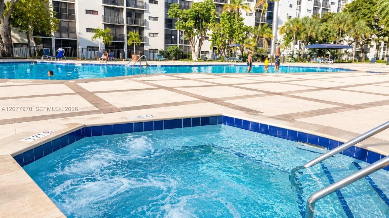 PLAZA OF AMERICAS CONDO P · #318 in Sunny Isles Beach - Photo 15