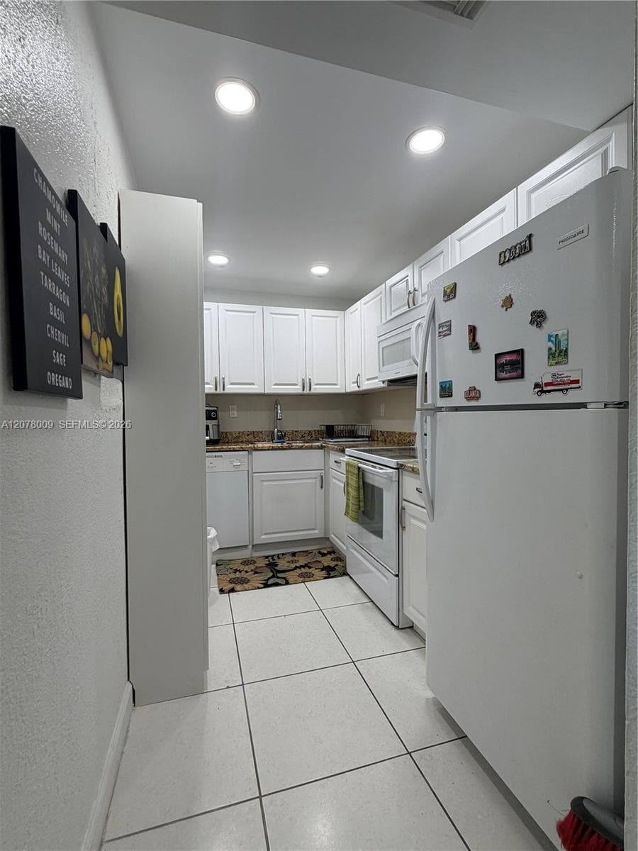 LAKEVIEW GARDENS AT MIAMI · #C1005 in Hialeah - Photo 2