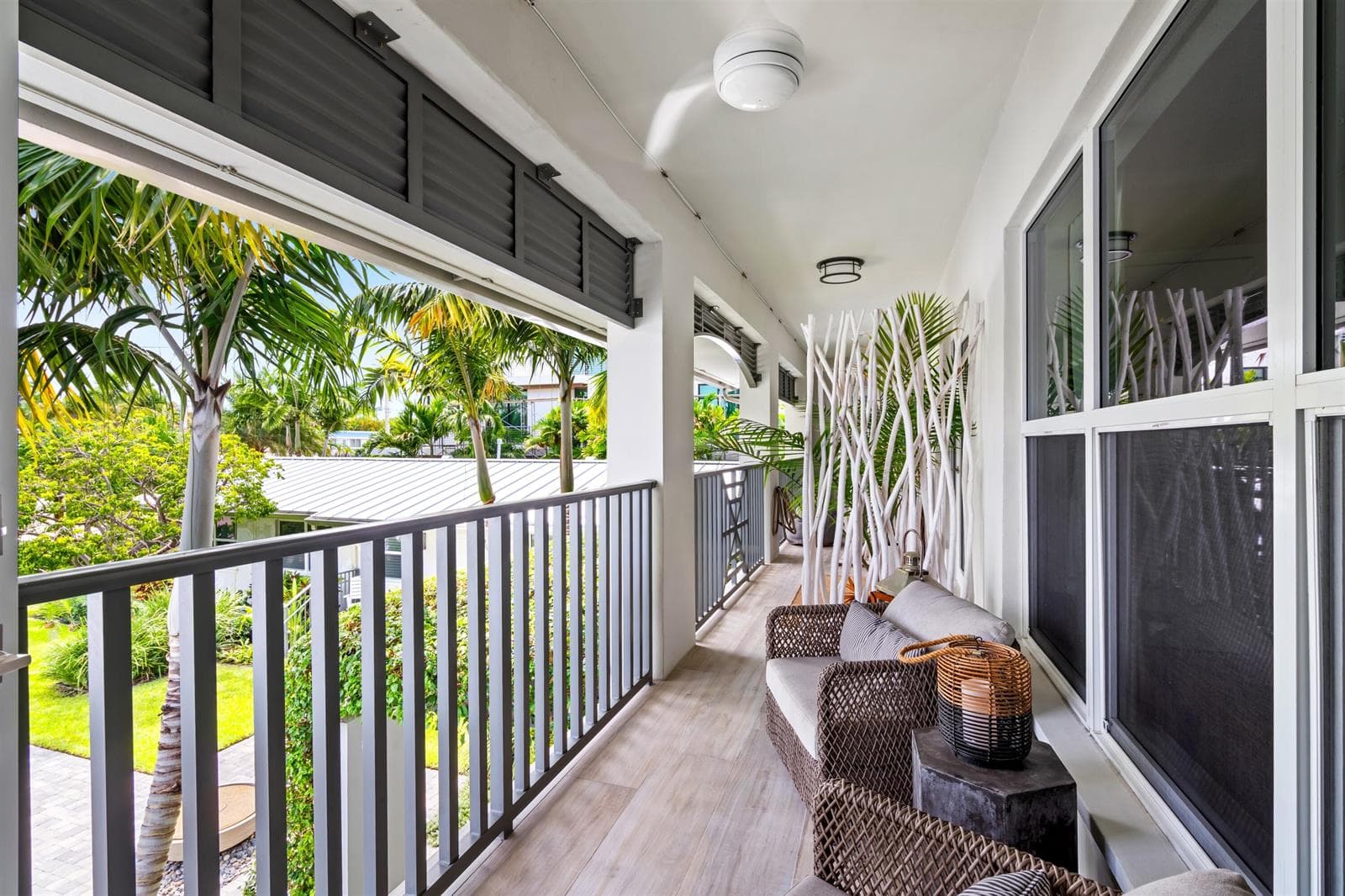 BALCONY_SEATING_ANGLE_DT