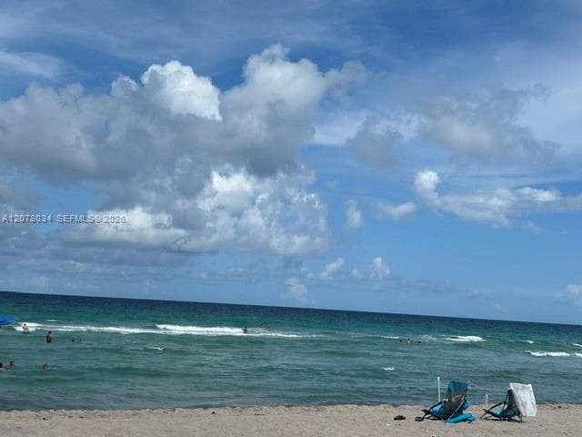 SEA AIR TOWERS CONDO · #1427 in Hollywood - Photo 1