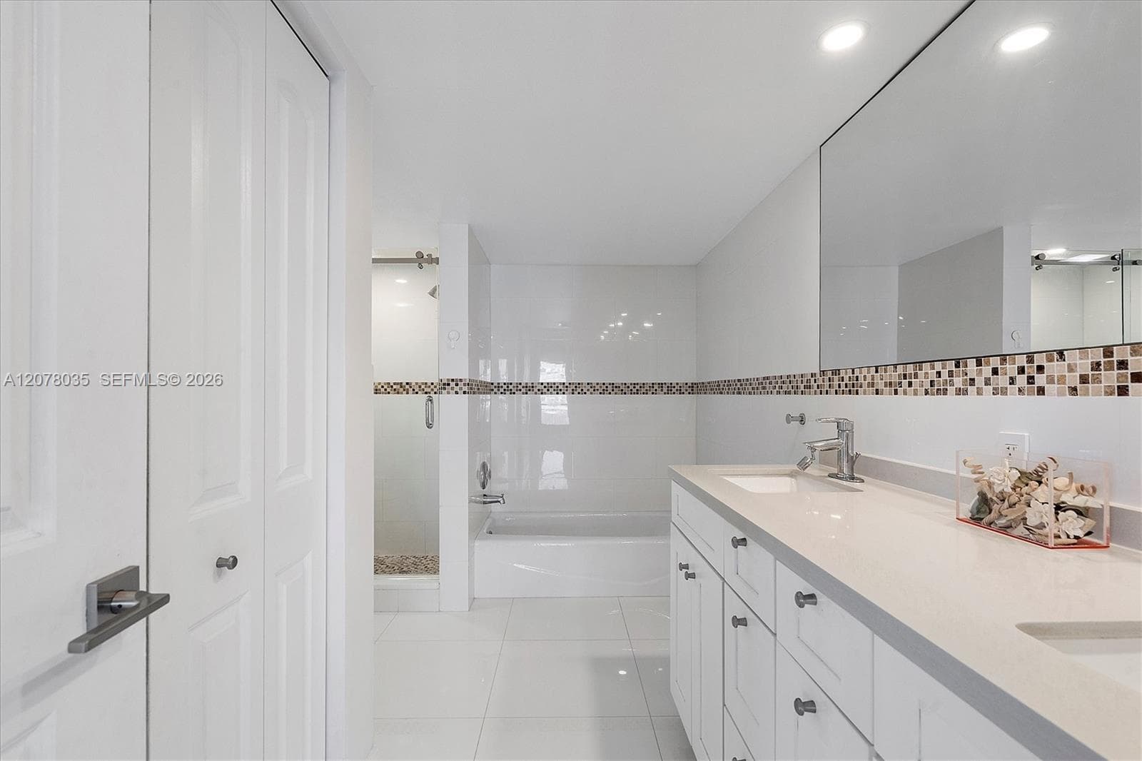 LINDAL APTS CONDO · #206 in Hallandale Beach - Photo 24