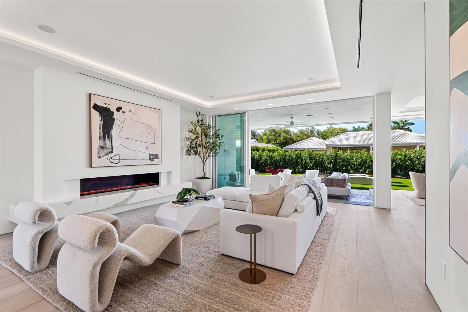 LIVING_ROOM_ANGLE_TO_POOL