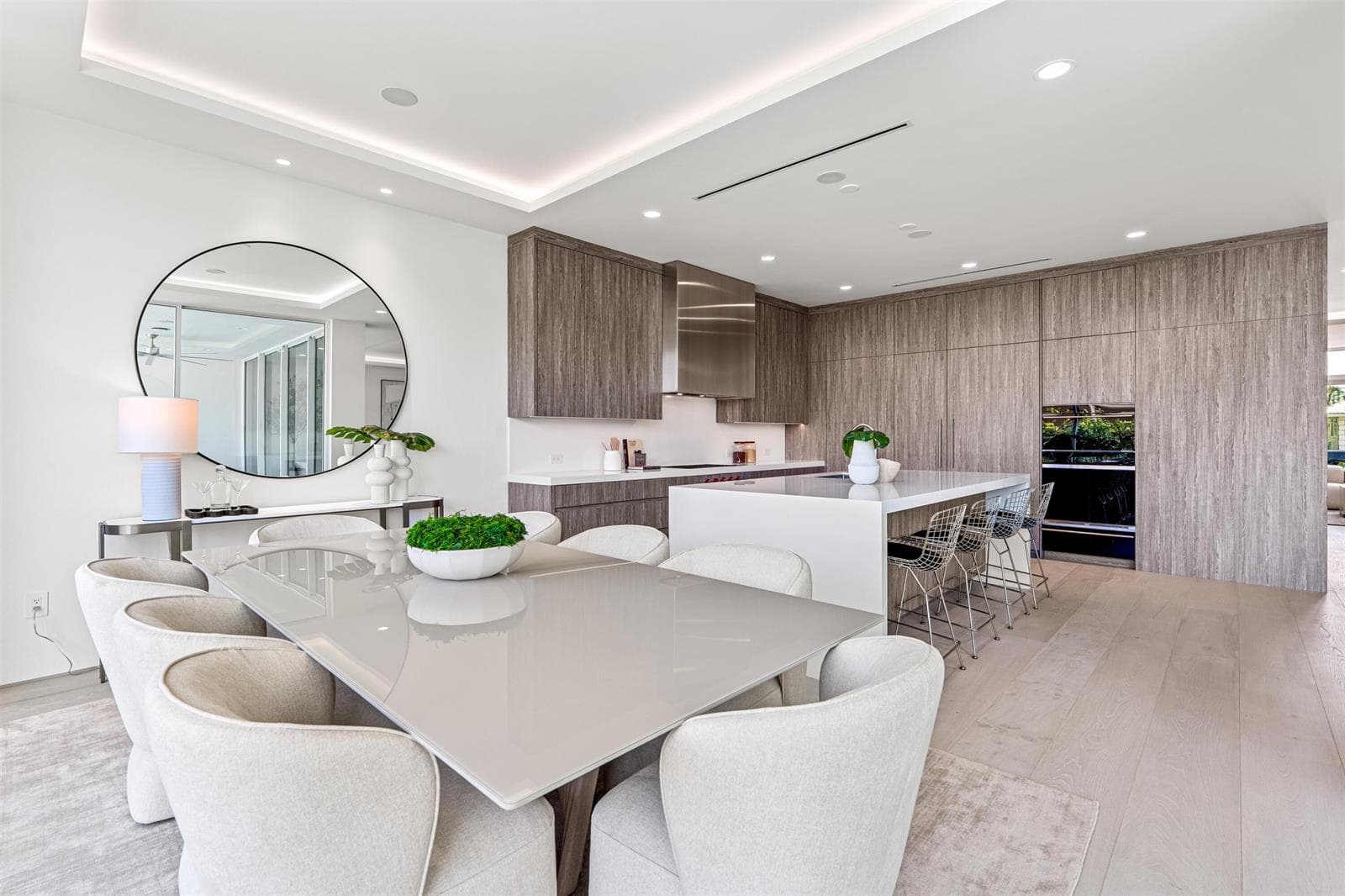 DINING_ROOM_TO_KITCHEN