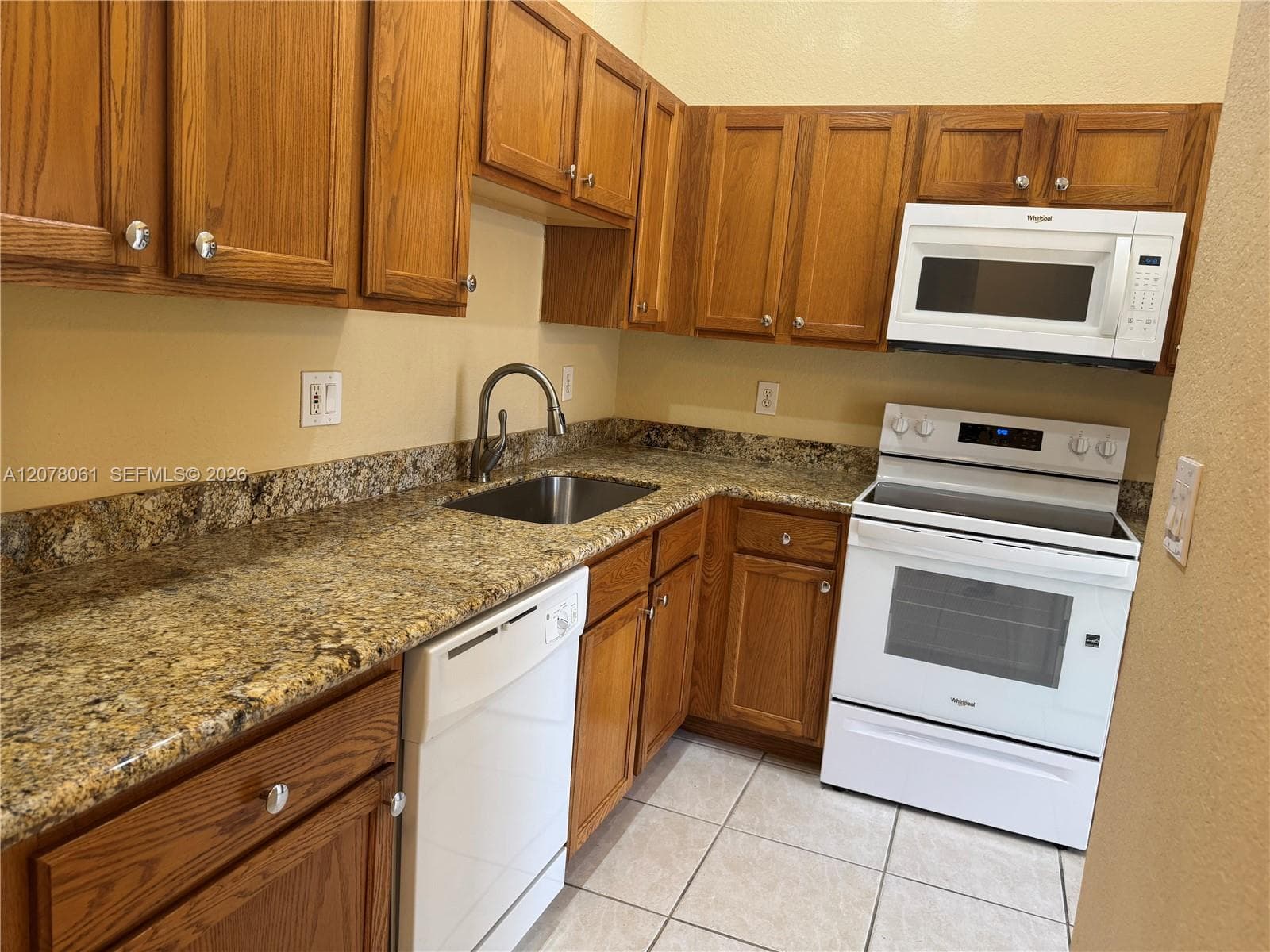 16320 SW 103rd Ter photo 3