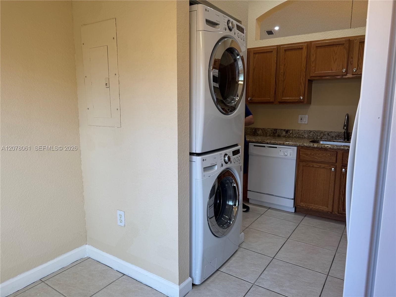 16320 SW 103rd Ter photo 5