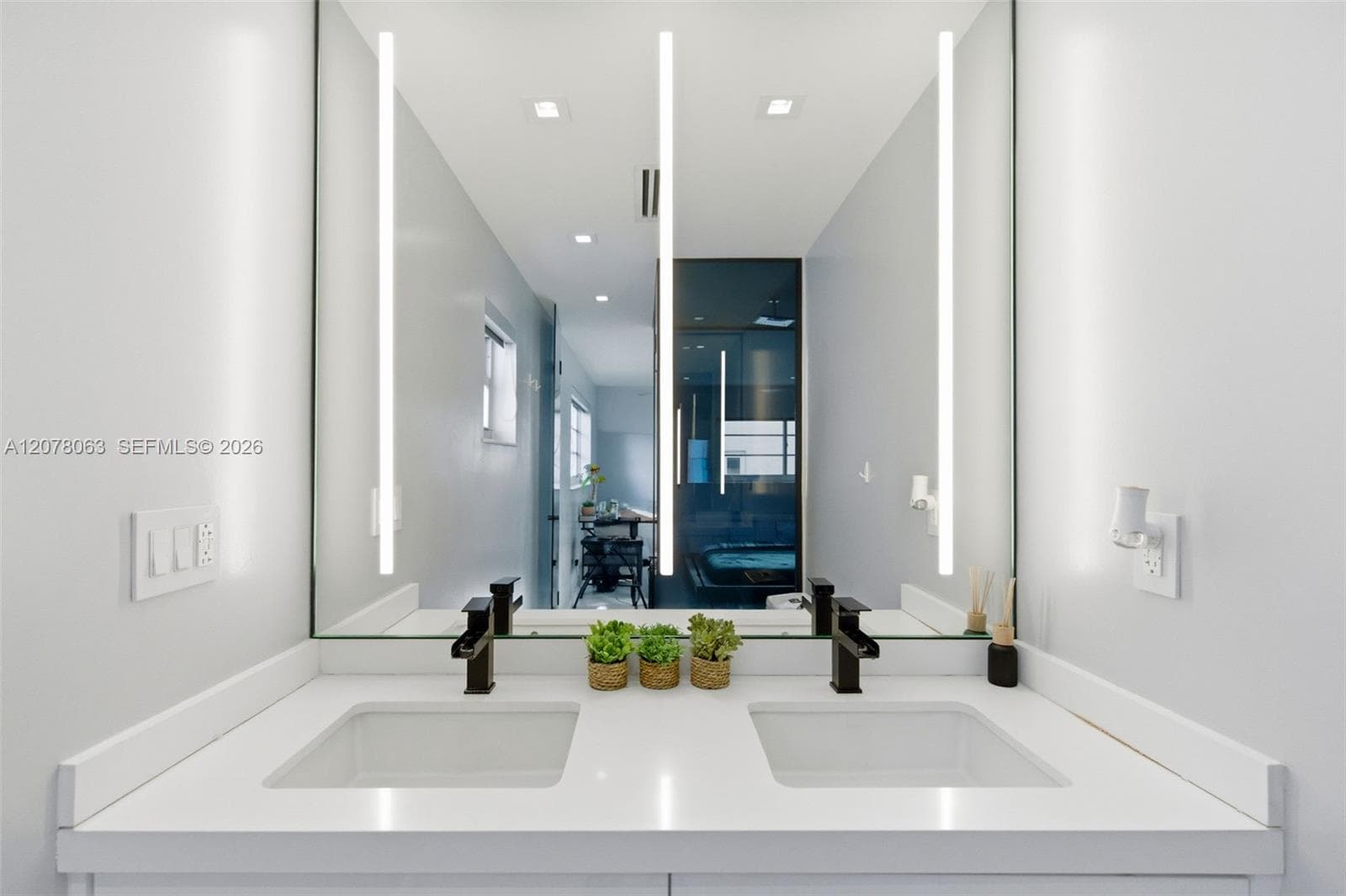PARADISE PLAZA CONDO · #207 in Miami Beach - Photo 11