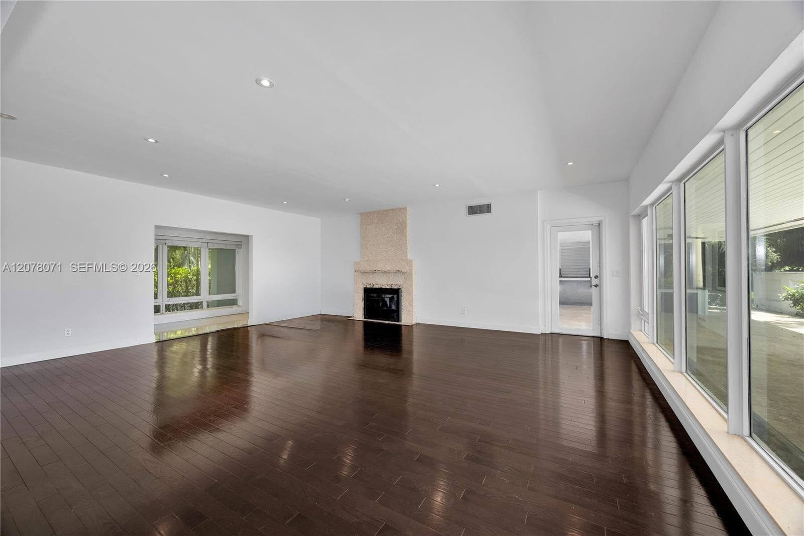 3709 Alhambra Ct photo 10