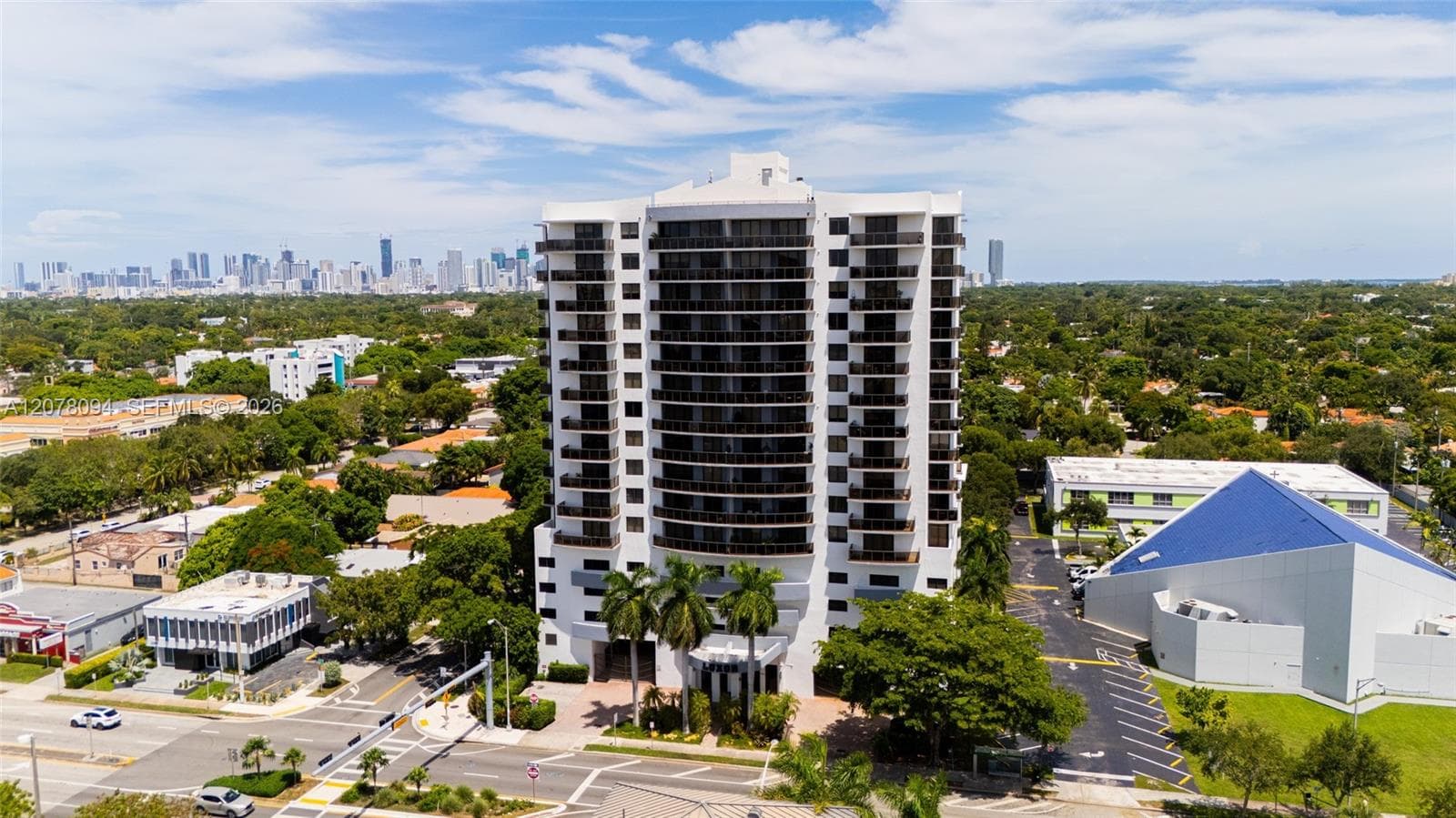 THE LUXOR RESIDENCES COND · #1001 in Miami - Photo 42