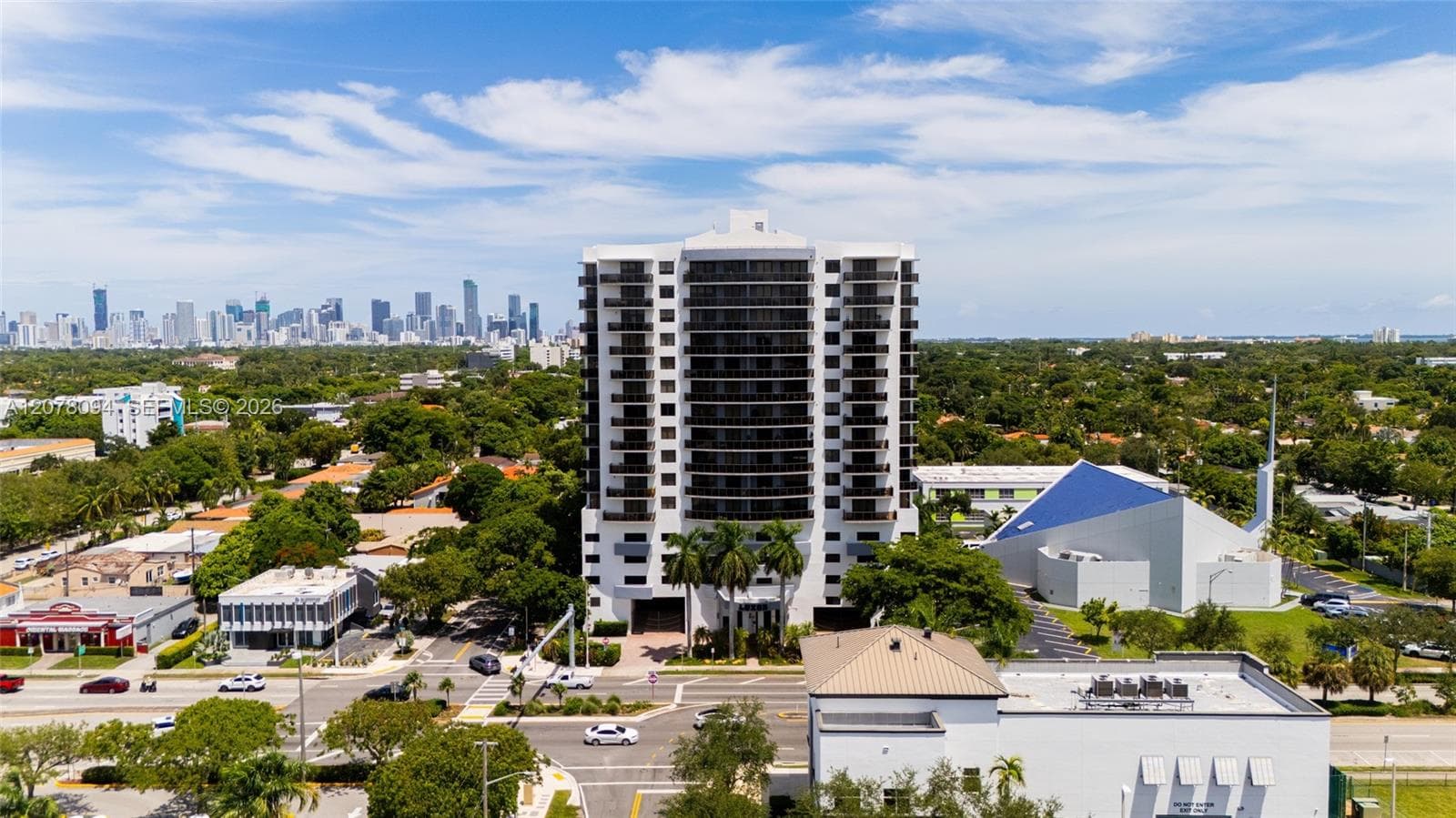 THE LUXOR RESIDENCES COND · #1001 in Miami - Photo 3