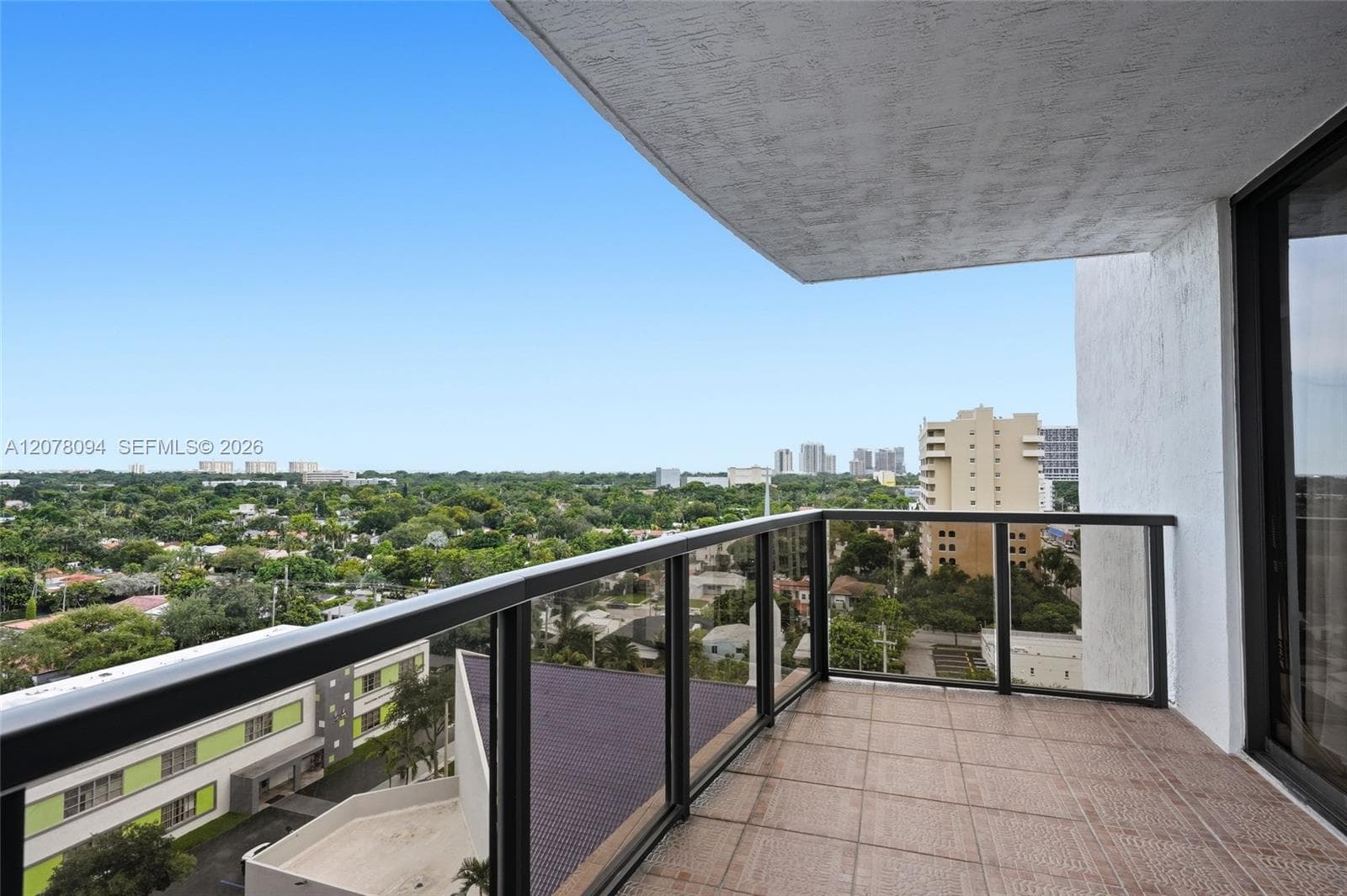THE LUXOR RESIDENCES COND · #1001 in Miami - Photo 24