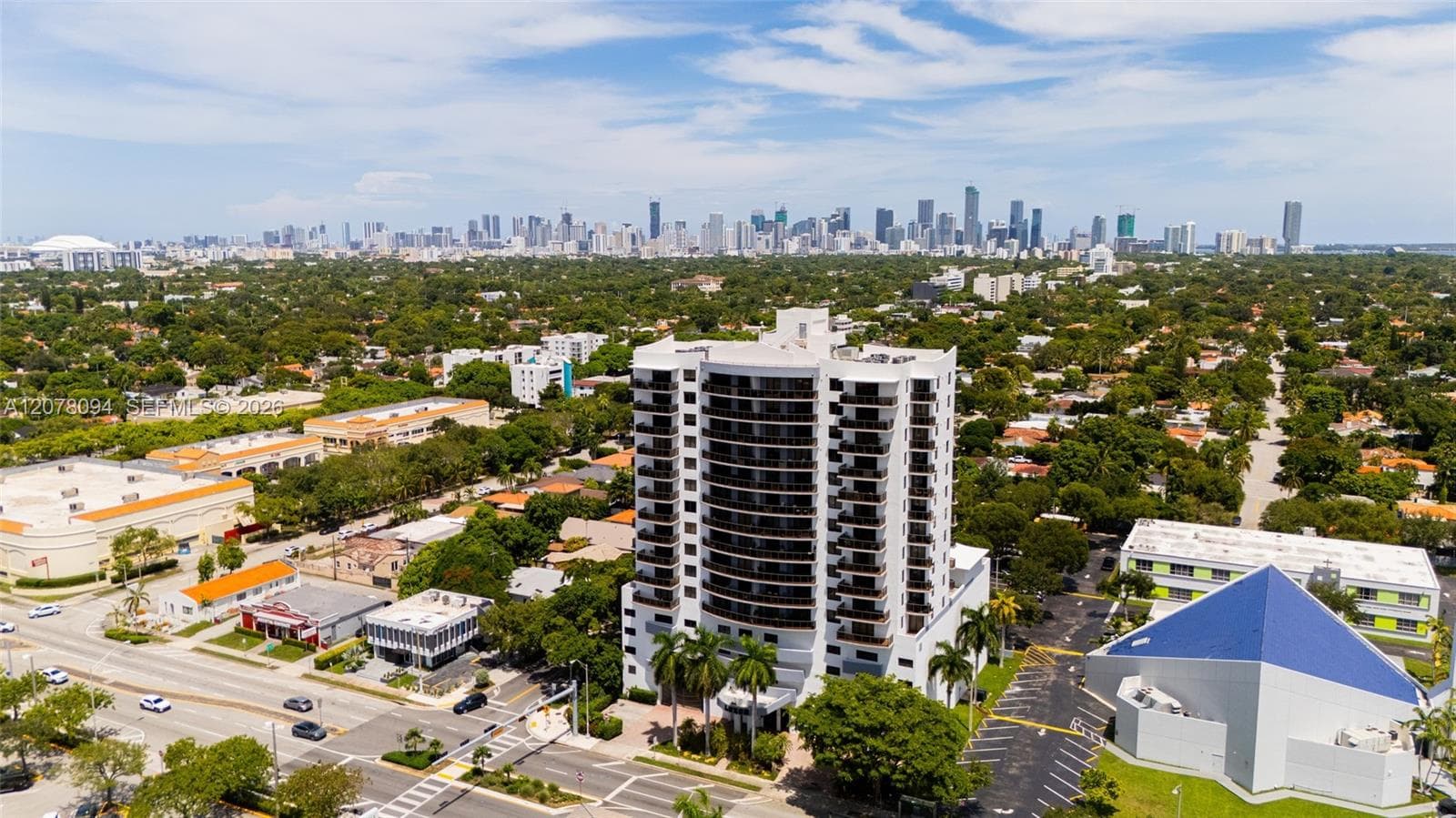 THE LUXOR RESIDENCES COND · #1001 in Miami - Photo 41