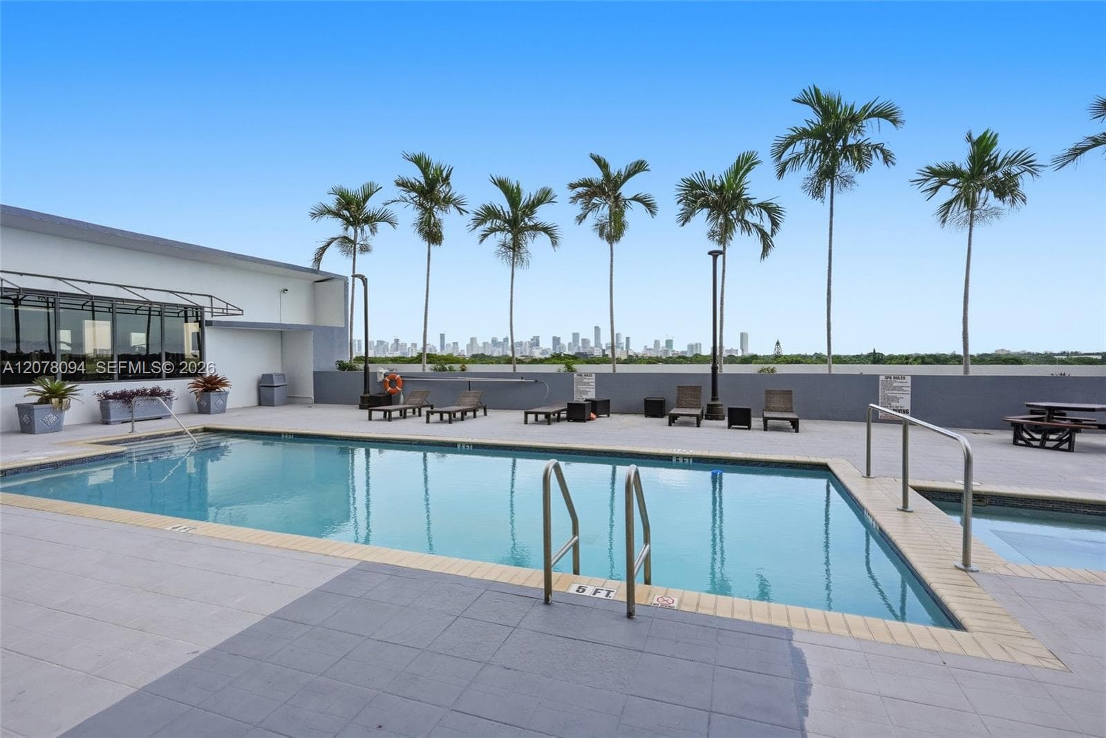 THE LUXOR RESIDENCES COND · #1001 in Miami - Photo 37