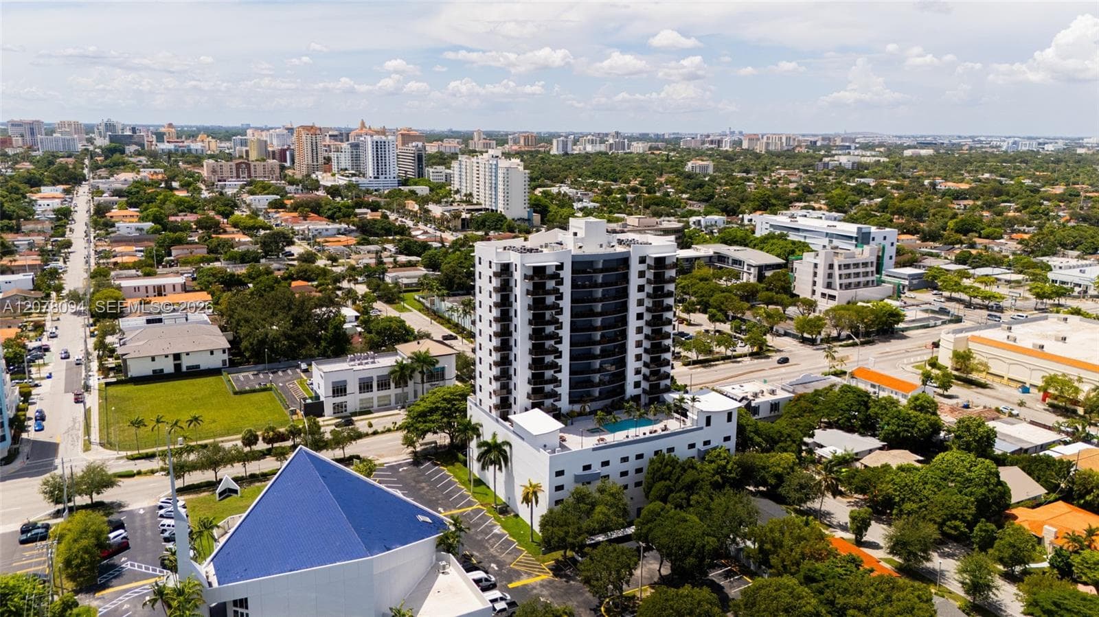 THE LUXOR RESIDENCES COND · #1001 in Miami - Photo 40