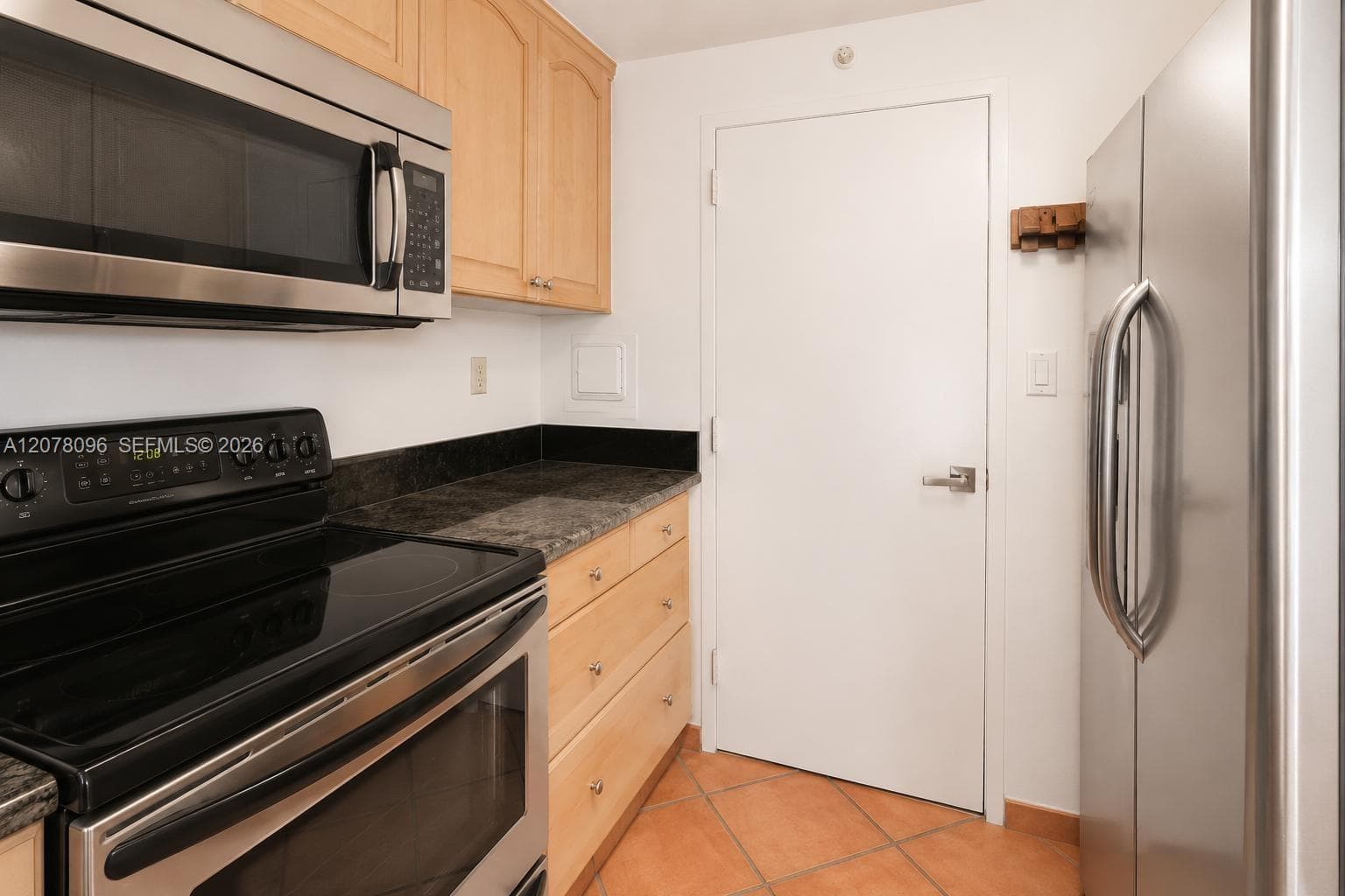 BAY PARK TOWERS CONDO · #919 in Miami - Photo 4