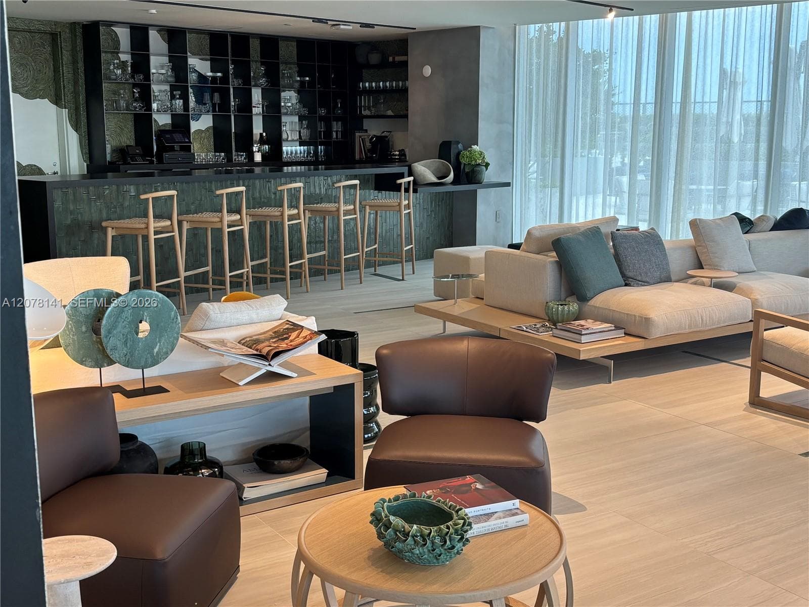 Residents’ Lounge & Bar