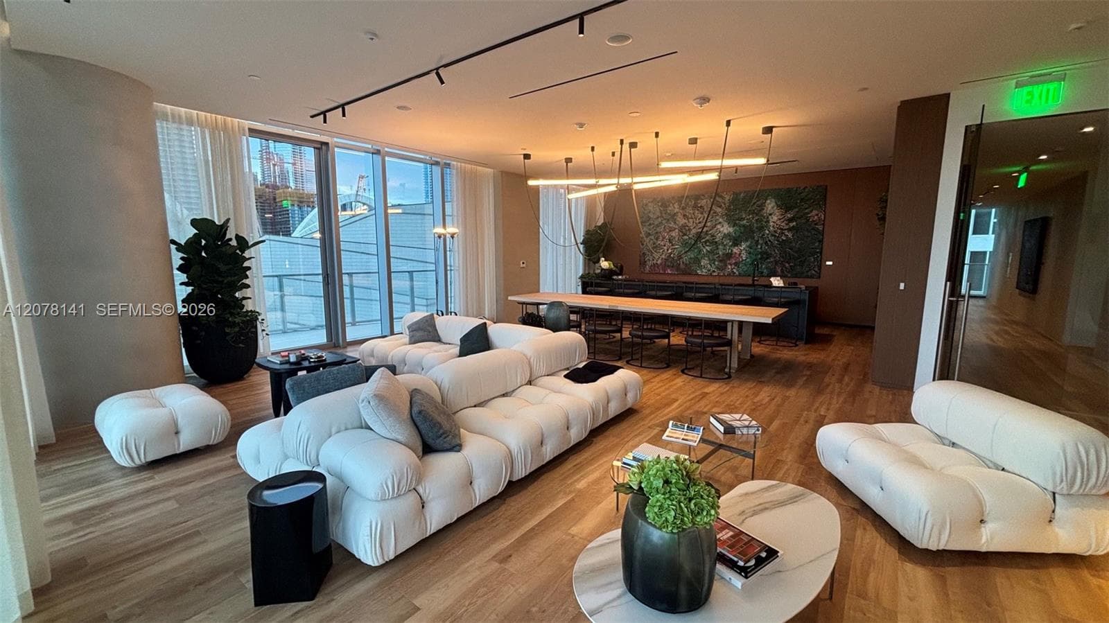Party Room – Lounge & Dining Area