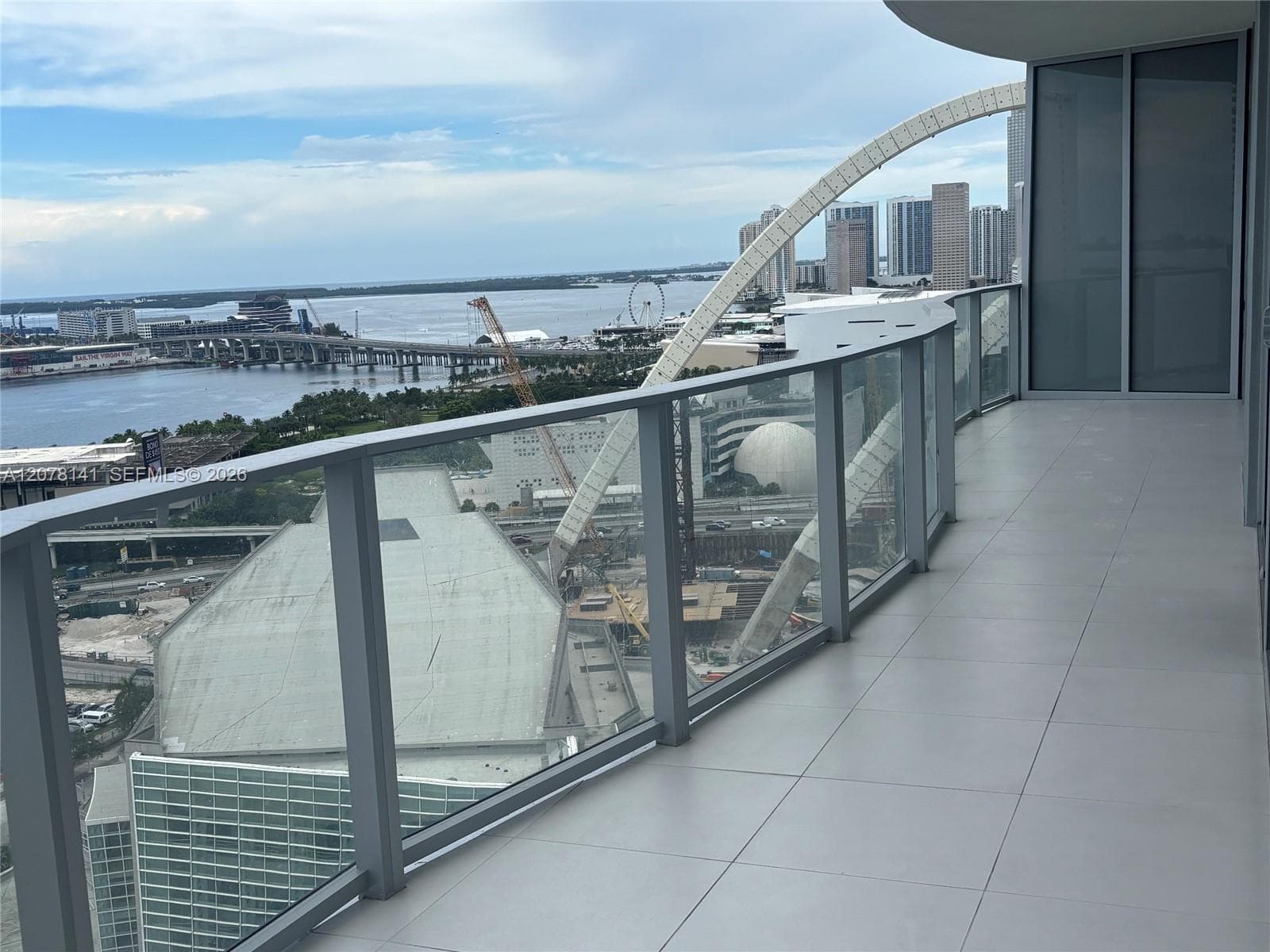 449-SF Wraparound Terrace with South-