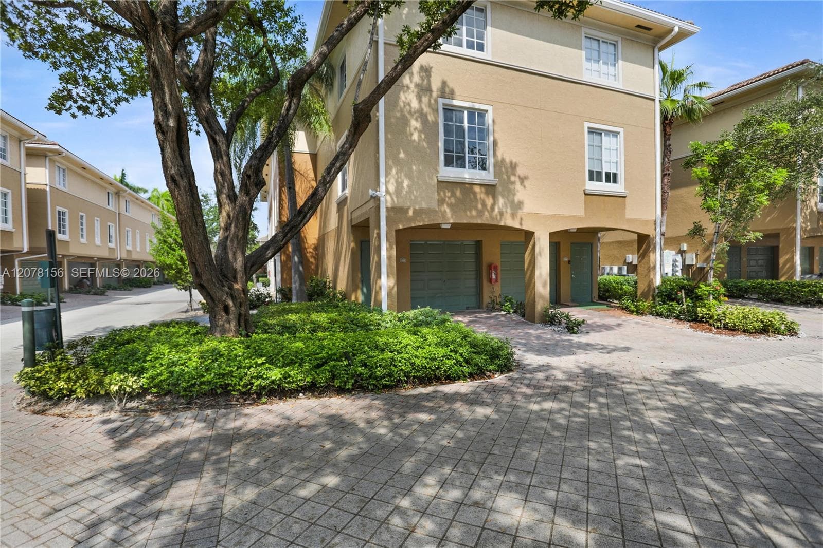 2941 NE 185th St #1305 photo 1