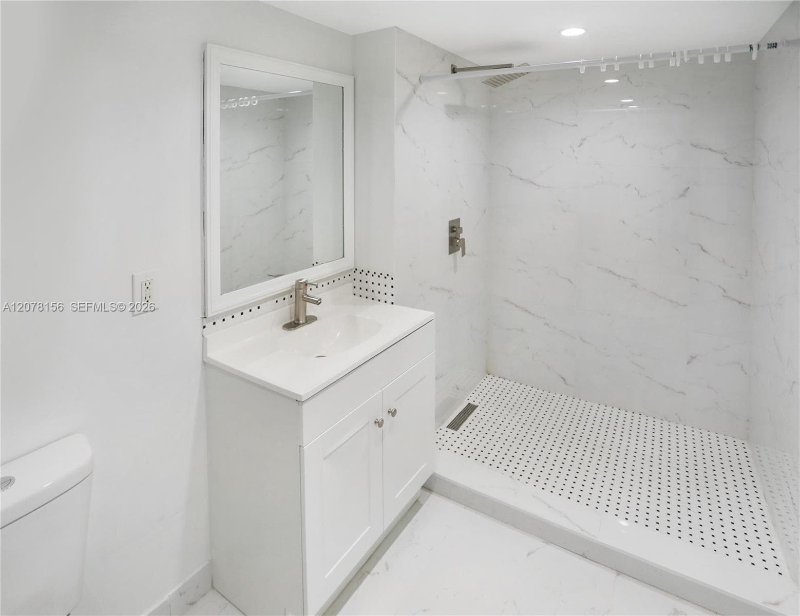 2941 NE 185th St #1305 photo 10