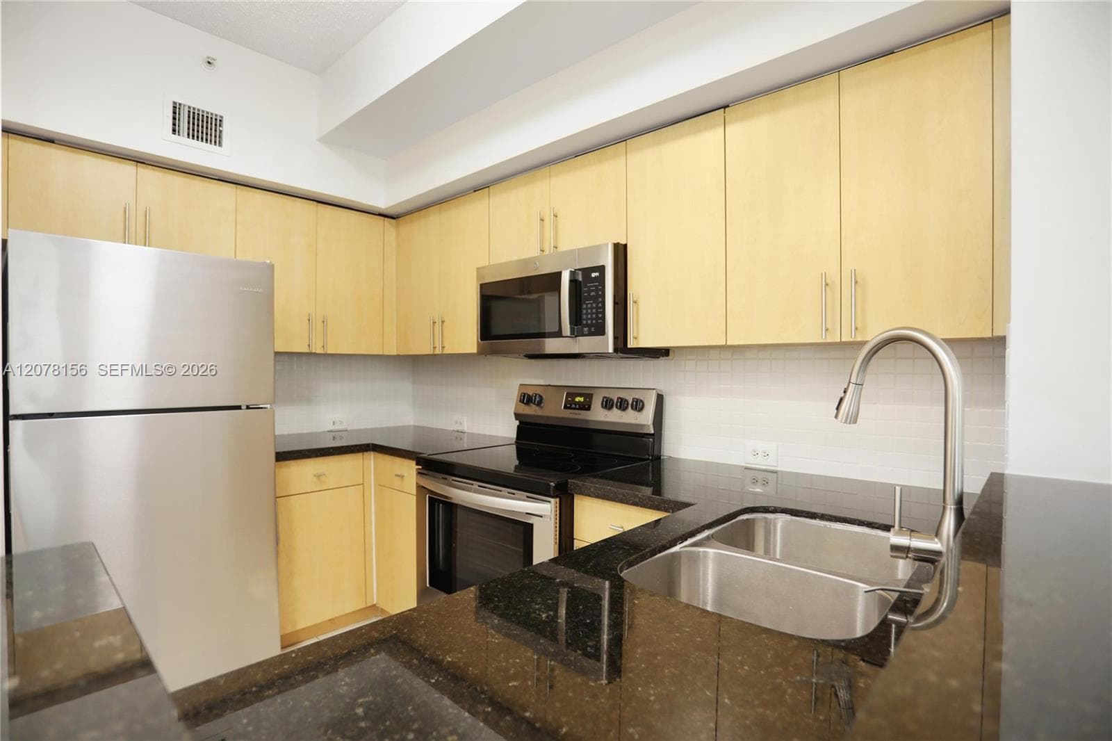 2941 NE 185th St #1305 photo 4