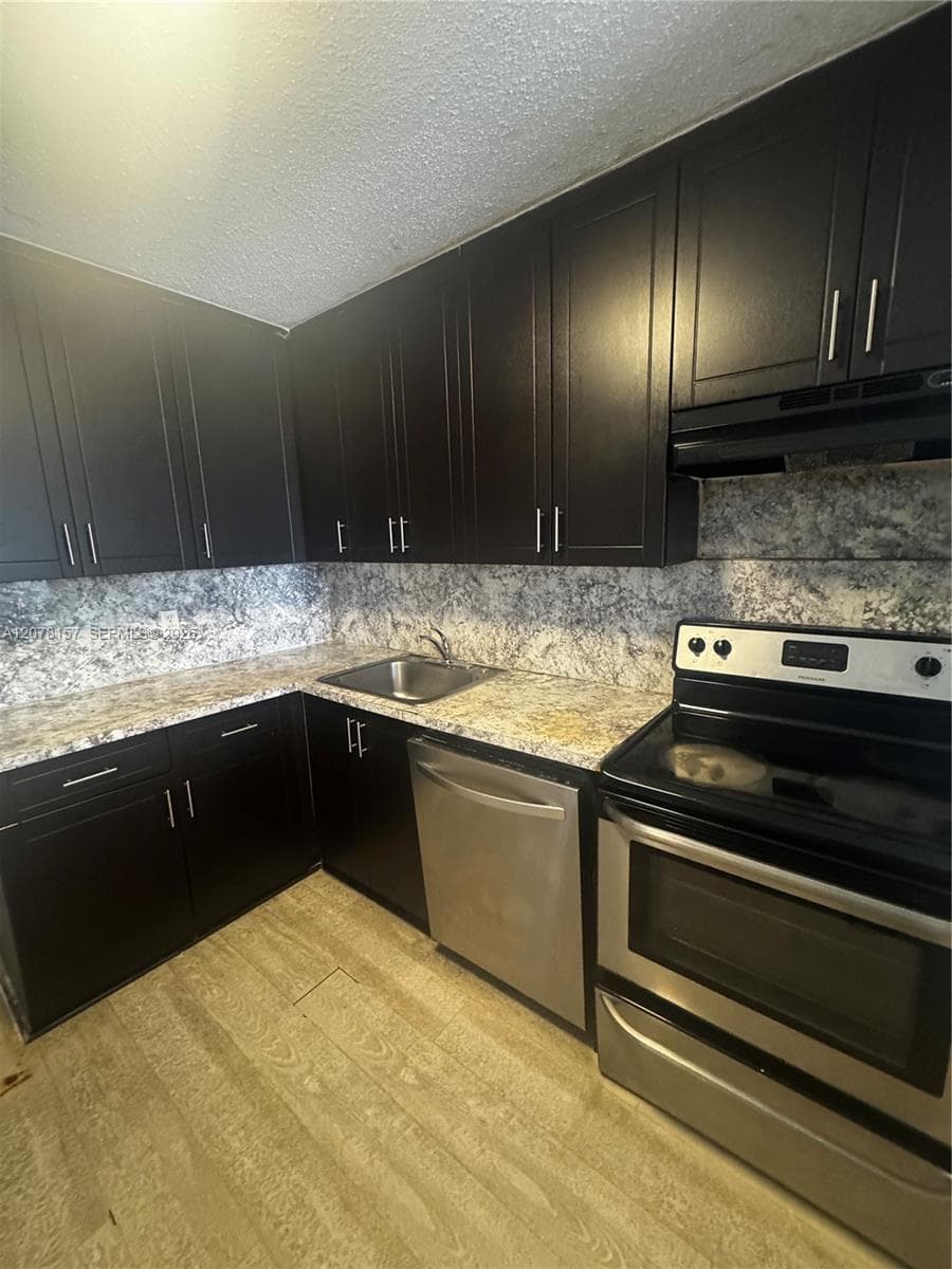 WOODSIDE APTS CONDO · #B402 in North Miami Beach - Photo 5