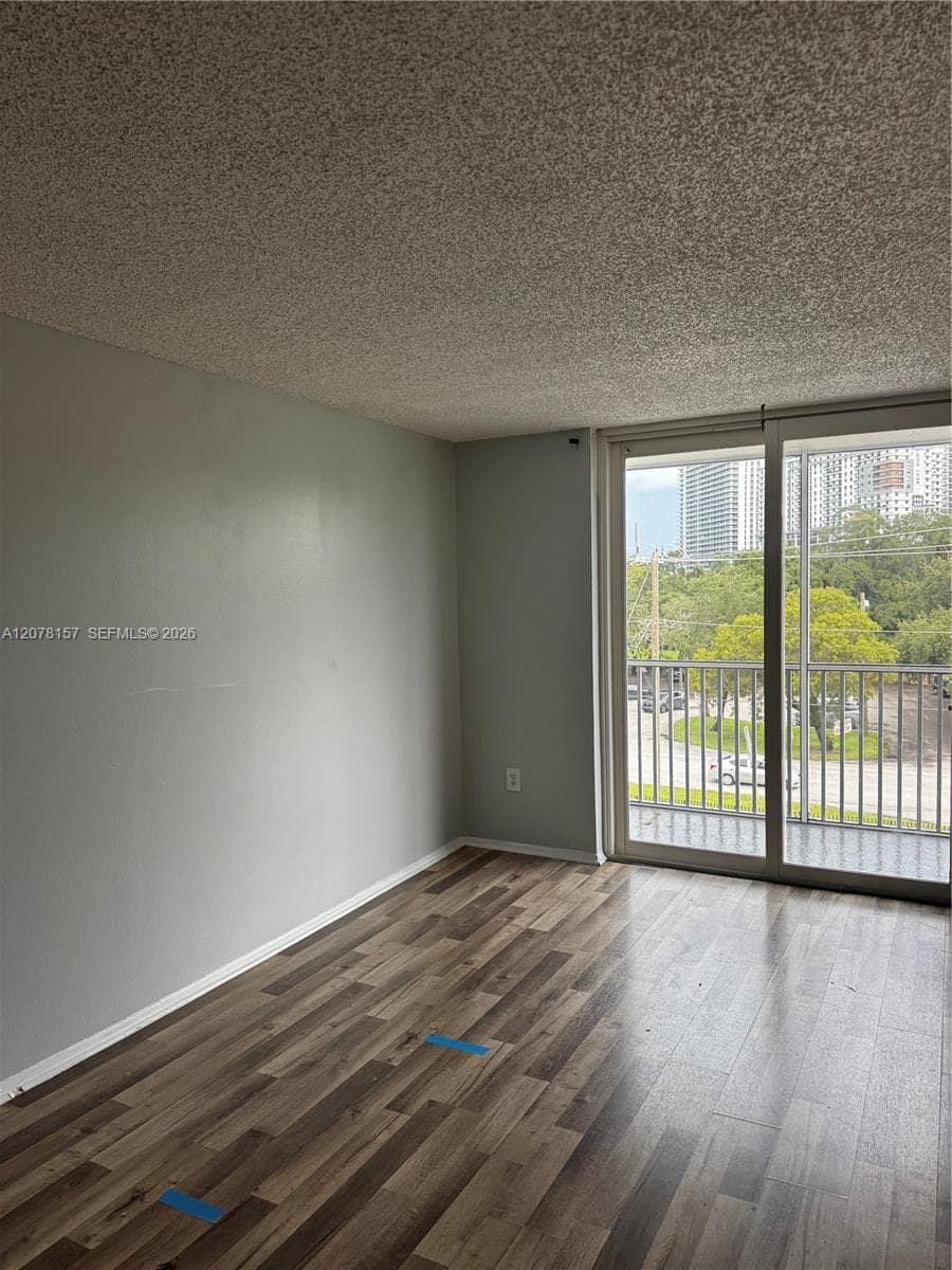 WOODSIDE APTS CONDO · #B402 in North Miami Beach - Photo 11