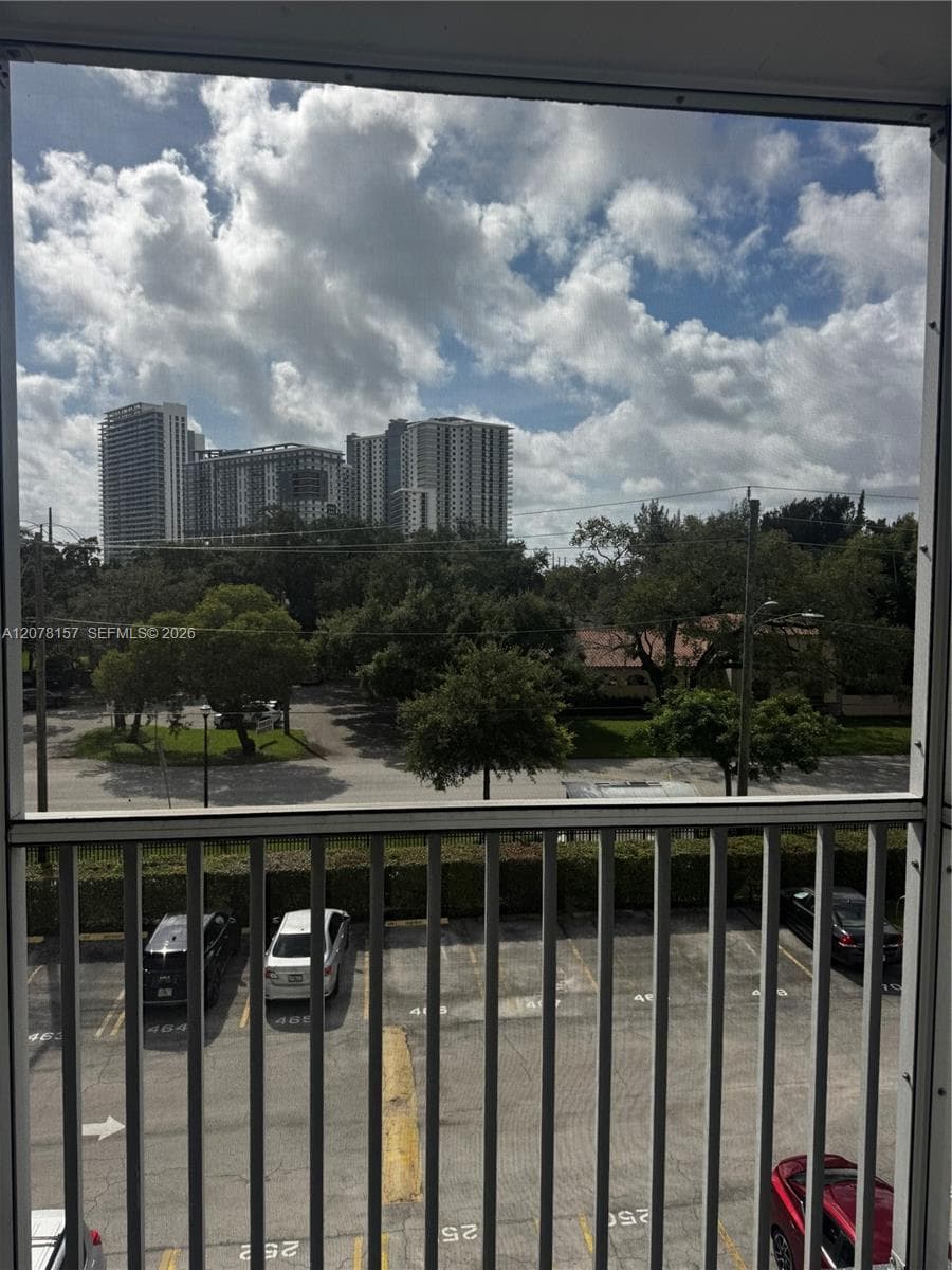 WOODSIDE APTS CONDO · #B402 in North Miami Beach - Photo 8
