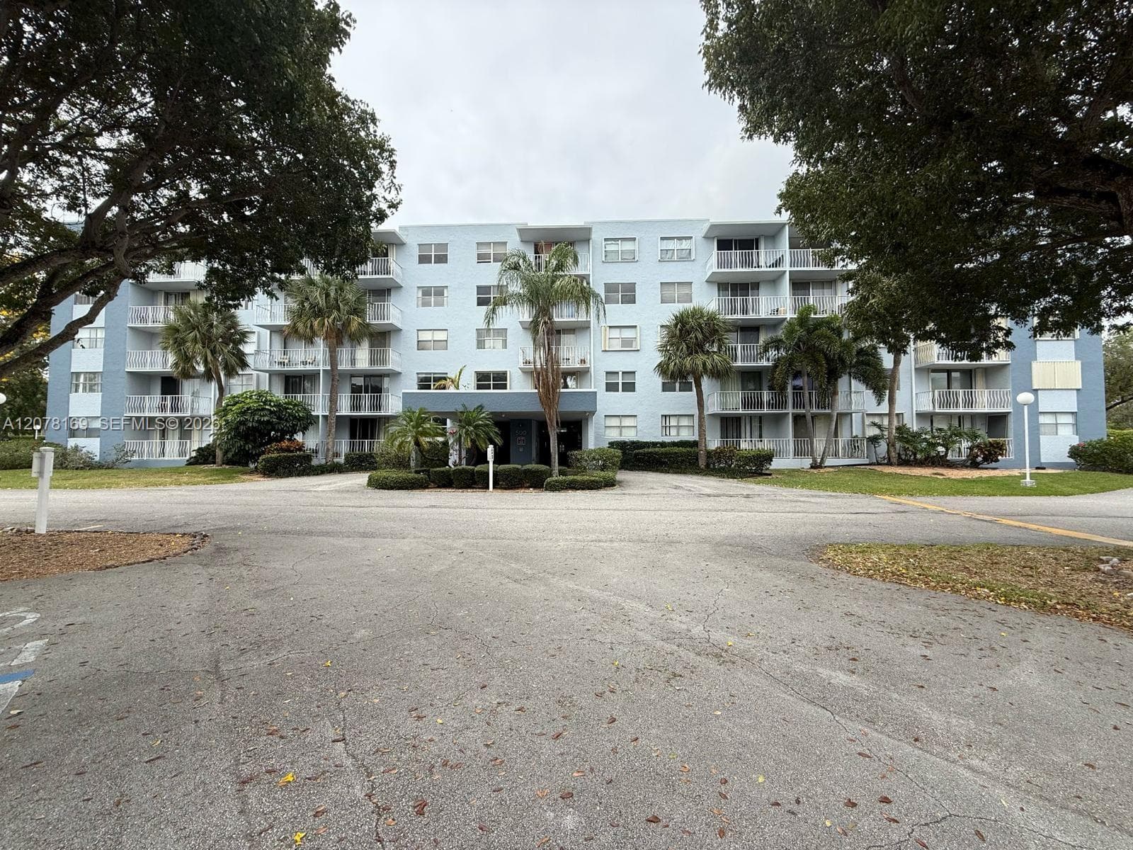 BREAKWATERS OF THE PALM B · #4J in West Palm Beach - Photo 1