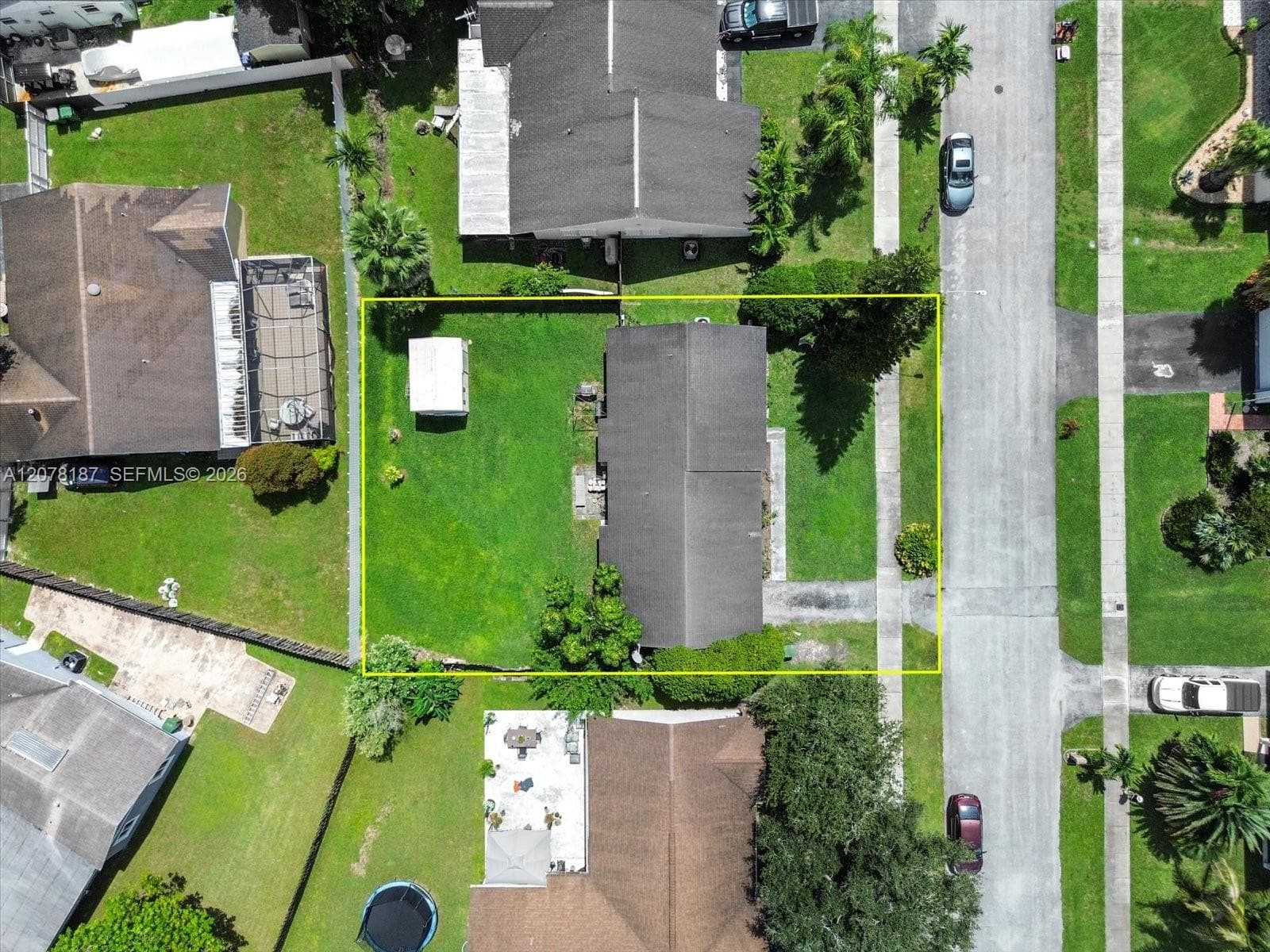 939 S Bluebird Ln photo 3