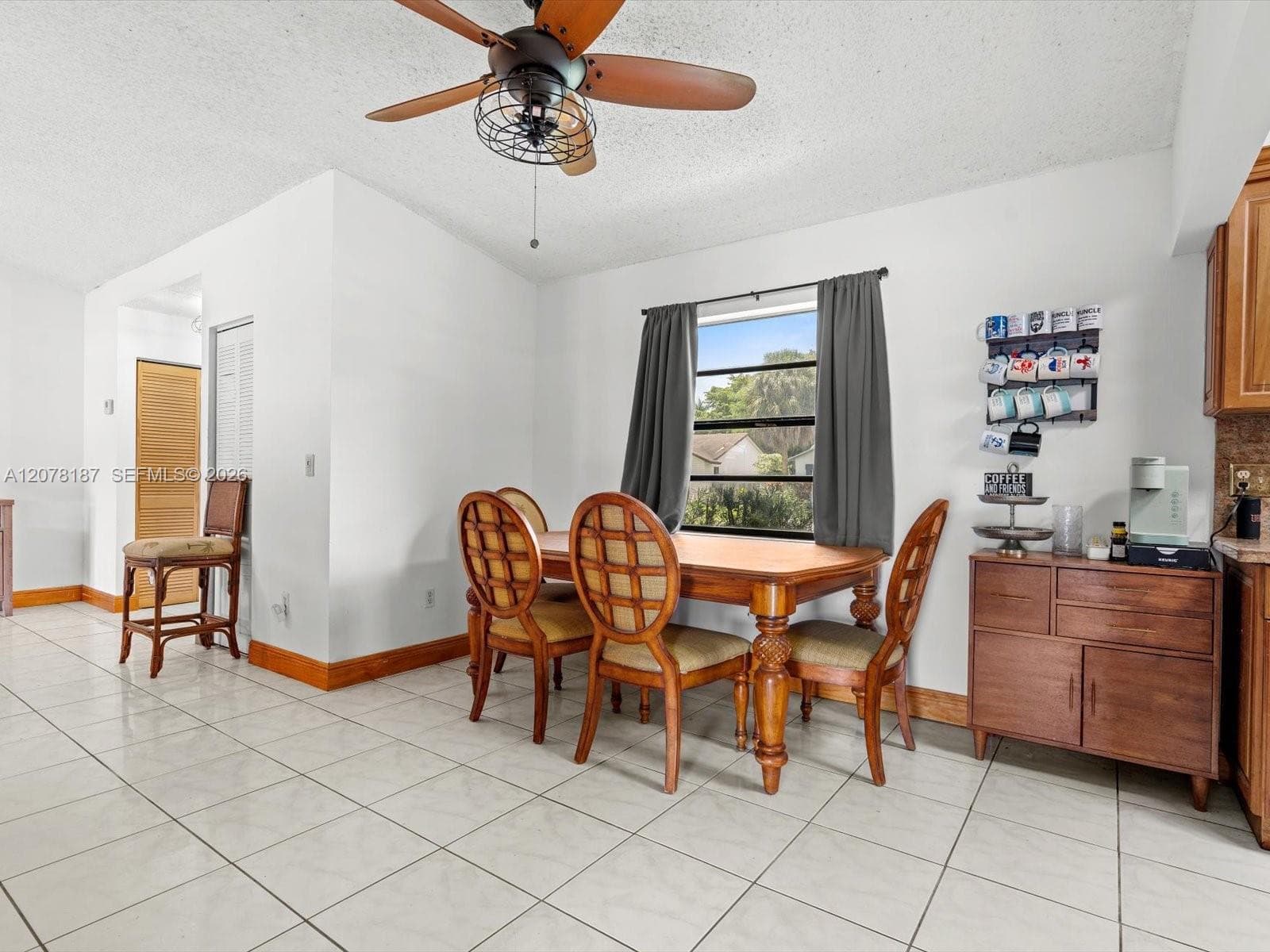 939 S Bluebird Ln photo 32