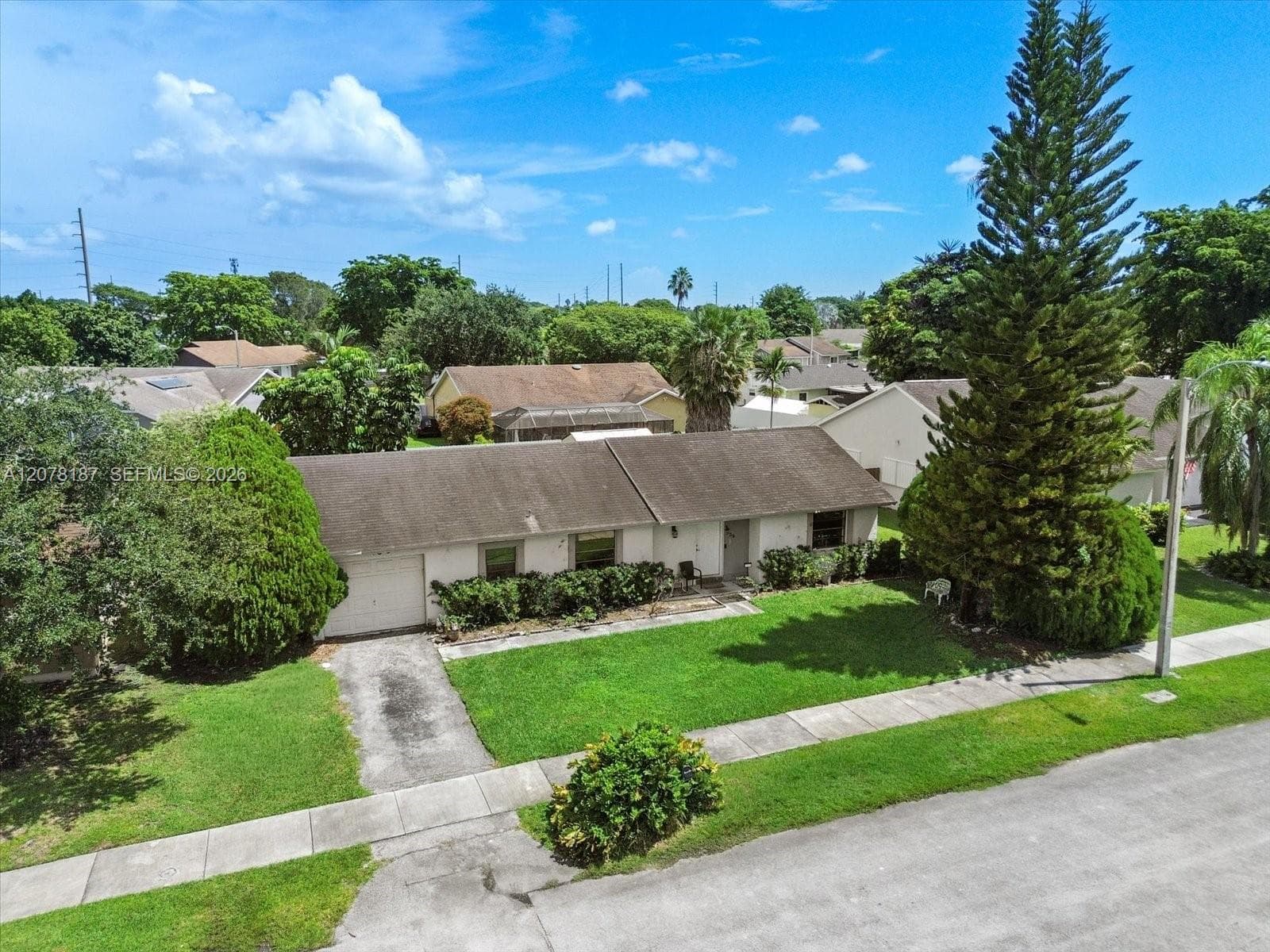 939 S Bluebird Ln photo 15