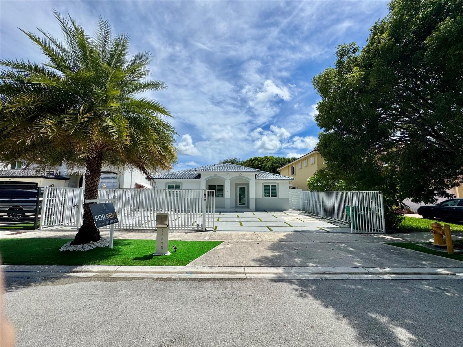 13362 SW 282nd St photo 1