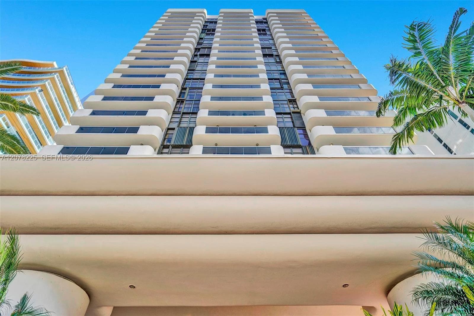 LEXCELLENCE CONDO · #2004 in Miami Beach - Photo 2