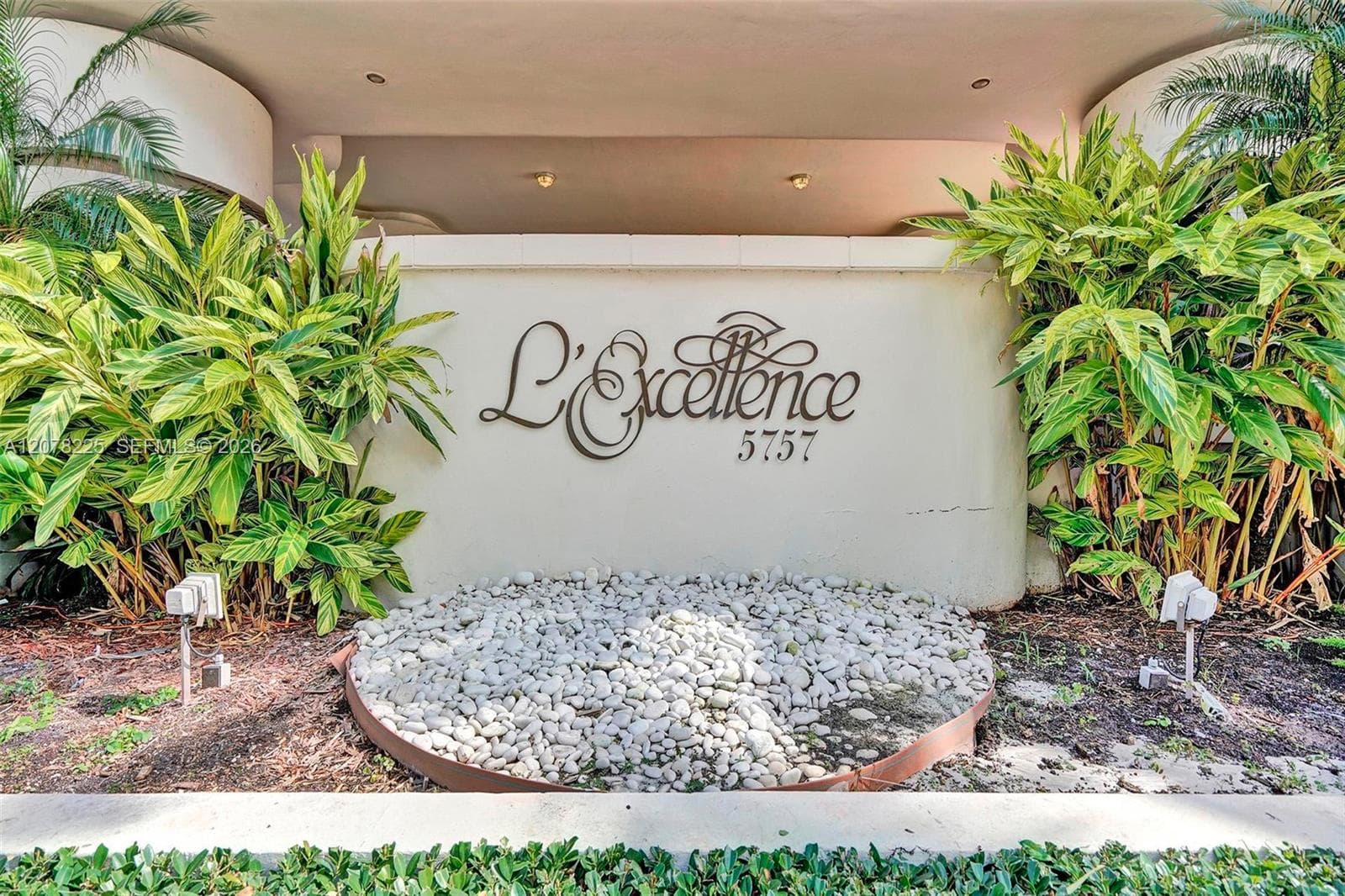 LEXCELLENCE CONDO · #2004 in Miami Beach - Photo 1