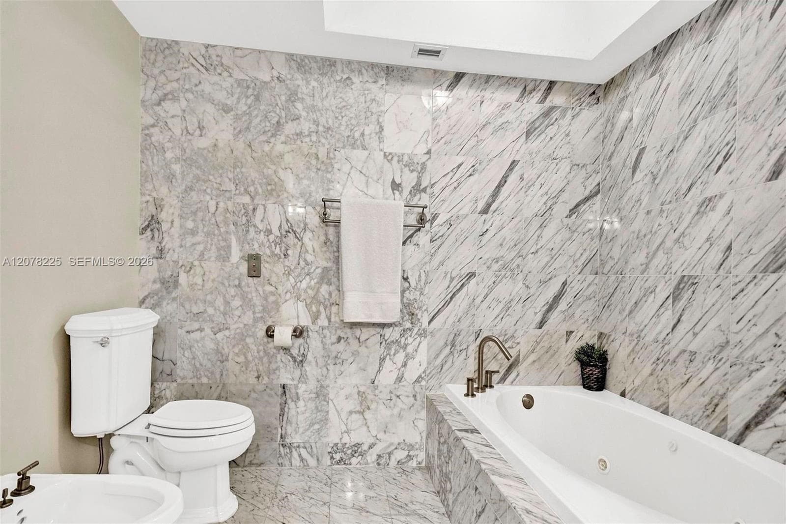 LEXCELLENCE CONDO · #2004 in Miami Beach - Photo 39