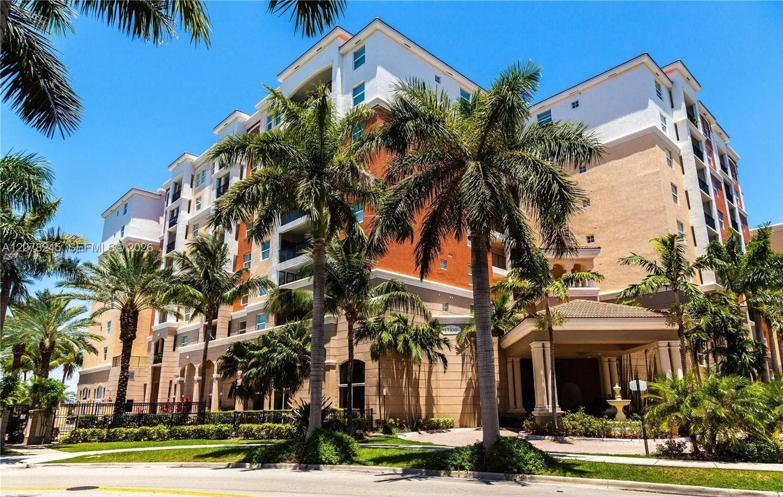 Porto Bellagio · #3105 in Sunny Isles Beach - Photo 2
