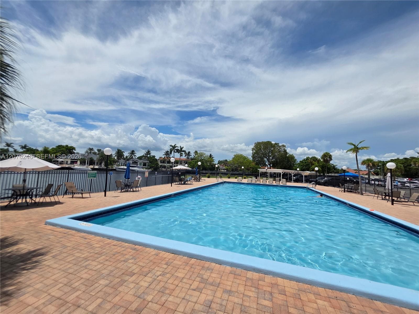 DESOTO PARK CONDO · #110 in Hallandale Beach - Photo 16