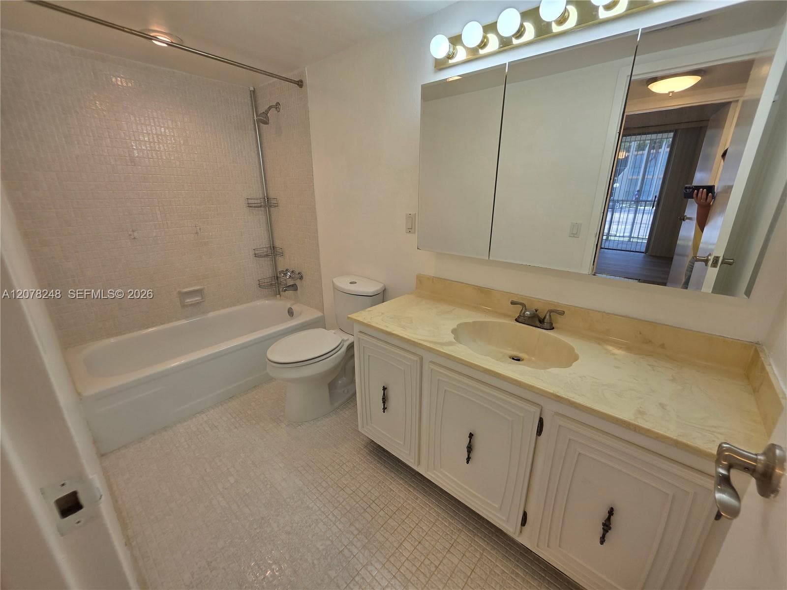 DESOTO PARK CONDO · #110 in Hallandale Beach - Photo 10