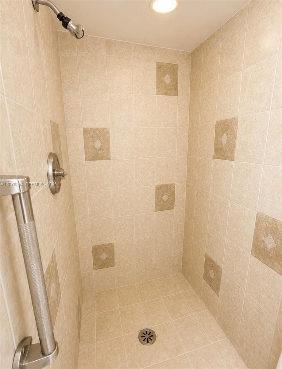 OLYMPUS CONDO PHASE · #1207 in Hallandale Beach - Photo 10