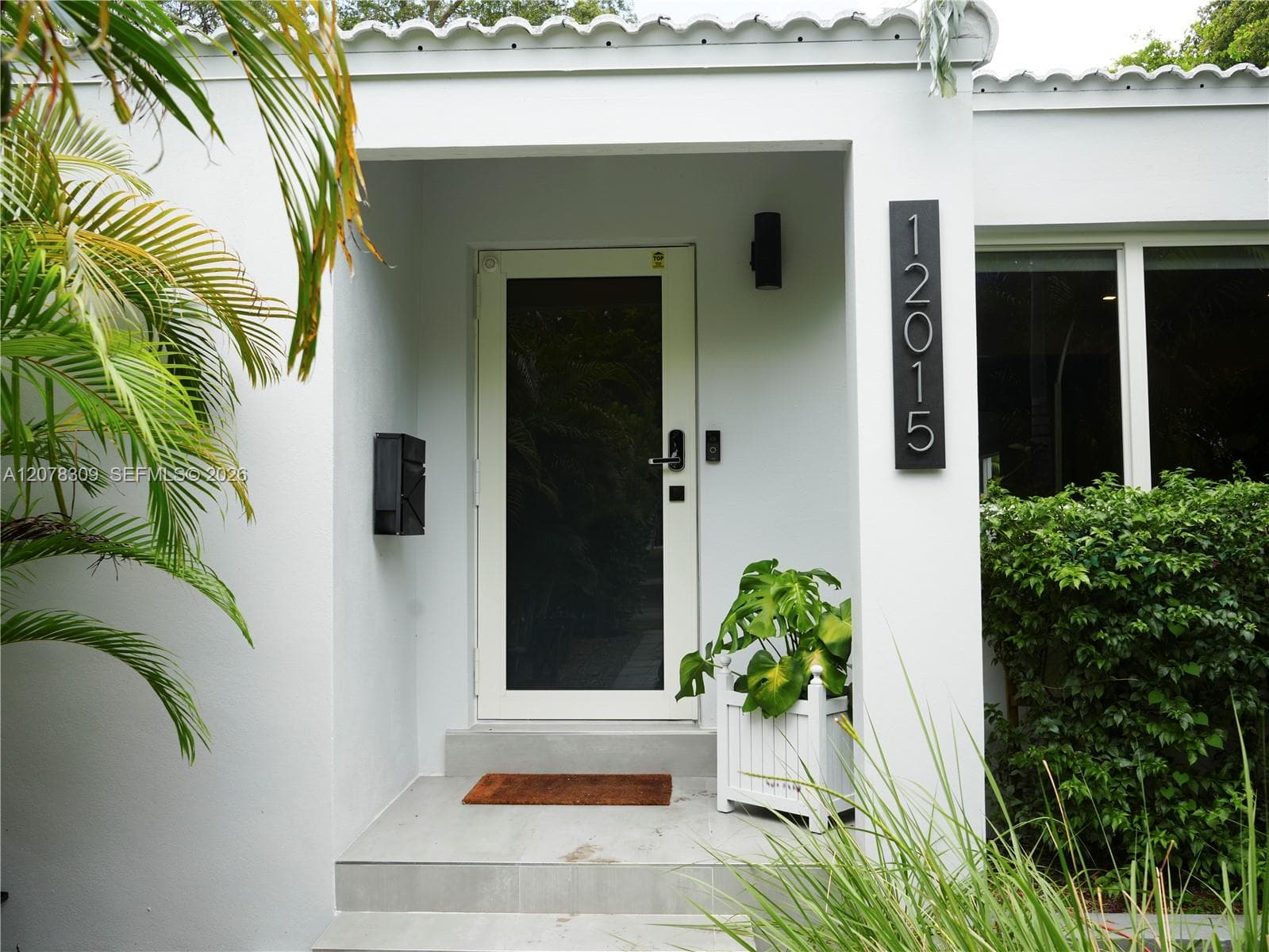 12015 NE 10 Av photo 2
