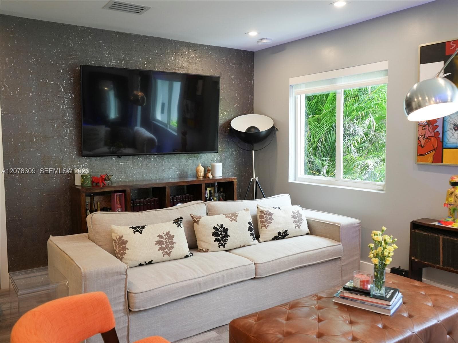 12015 NE 10 Av photo 6