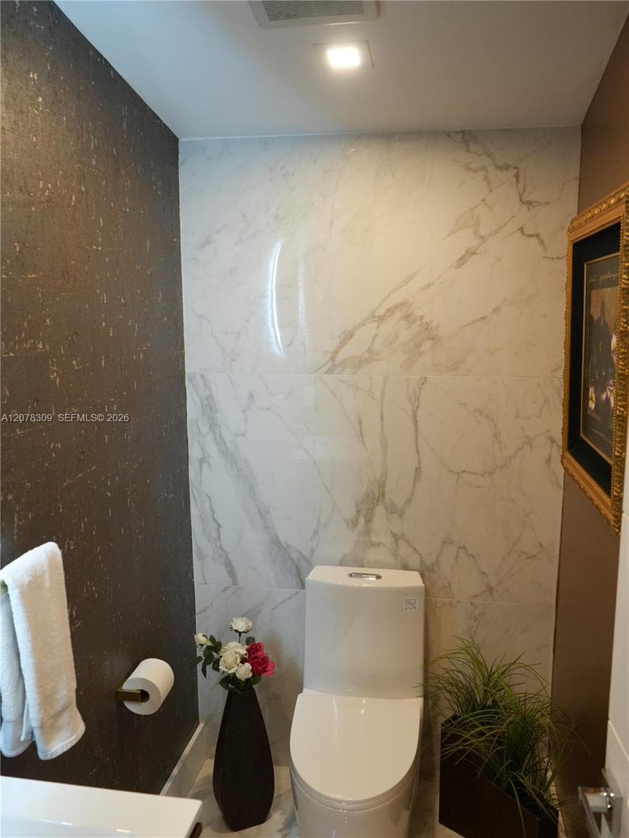12015 NE 10 Av photo 12
