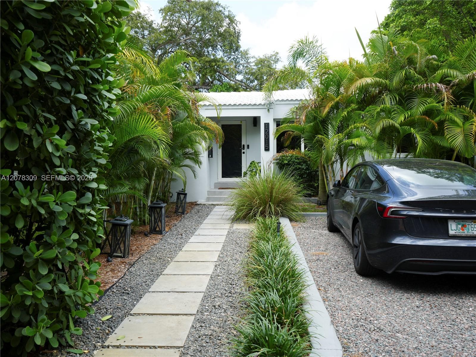 12015 NE 10 Av photo 1