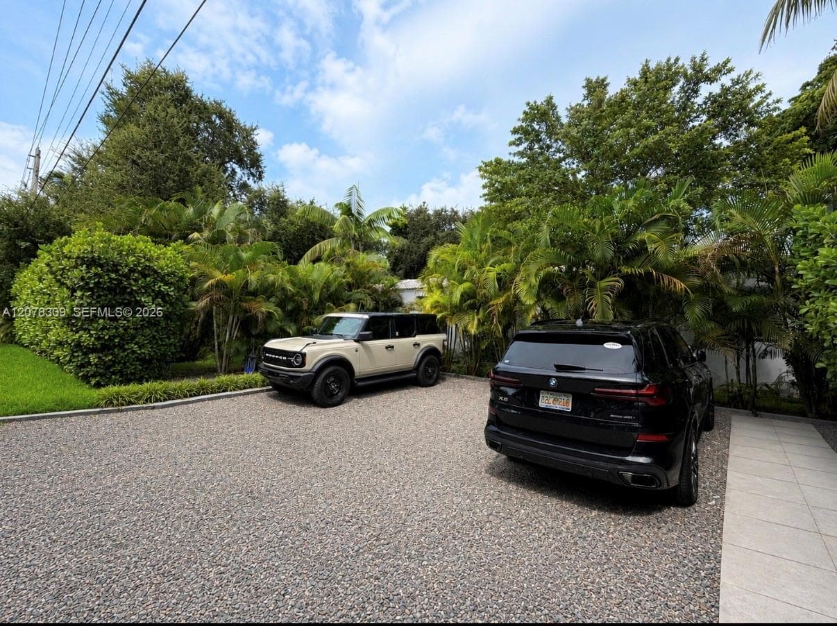 12015 NE 10 Av photo 45