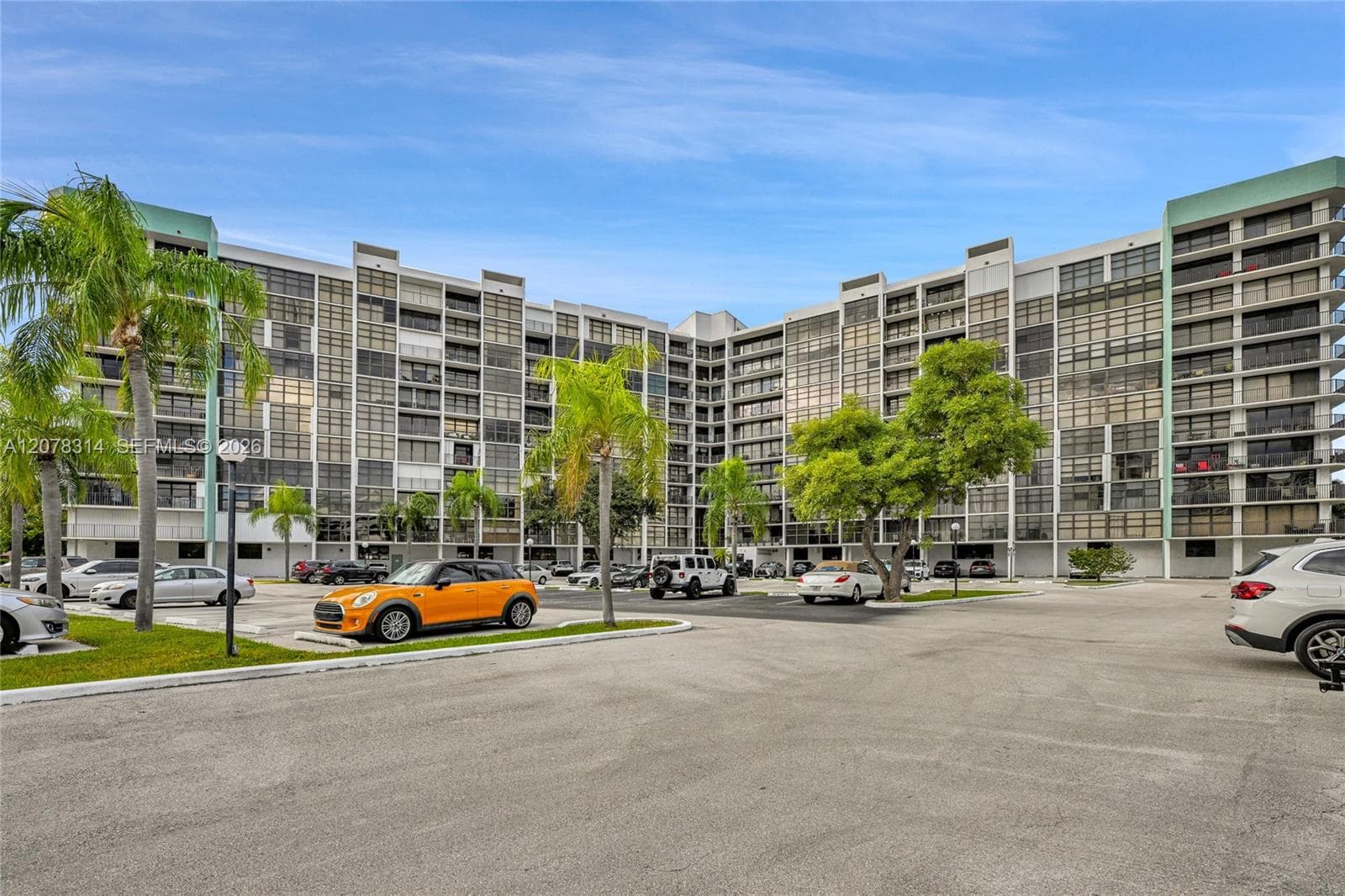 TOWERS OF OCEANVIEW EAST · #605 in Hallandale Beach - Photo 20