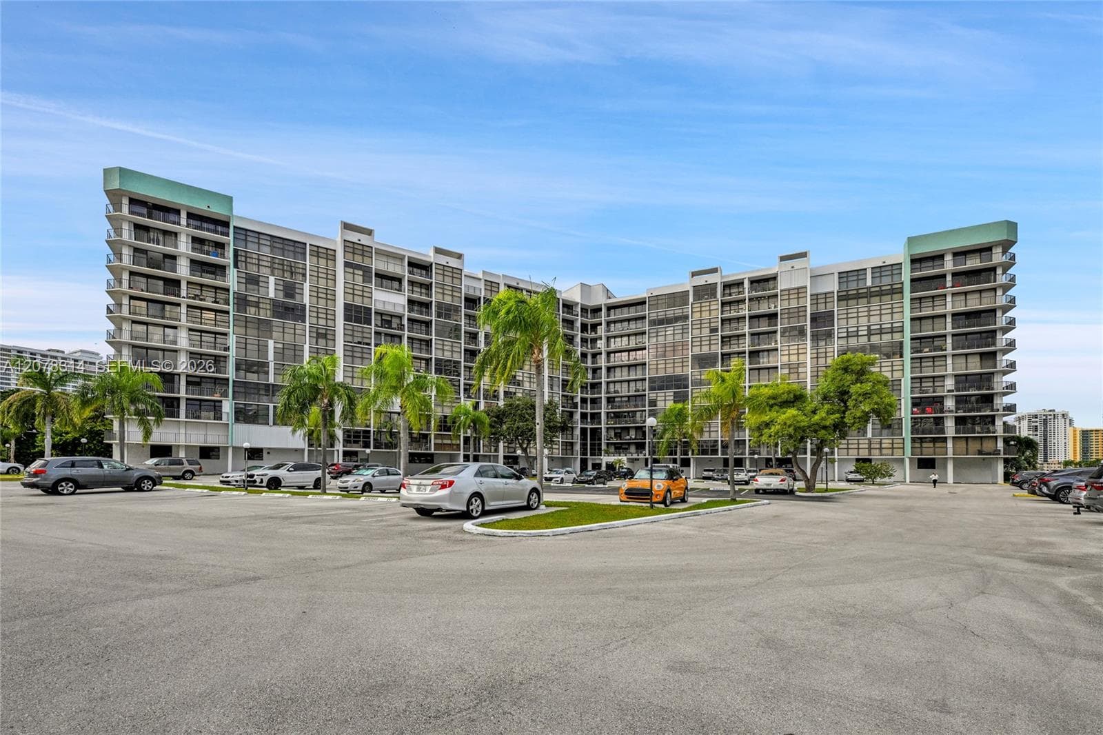TOWERS OF OCEANVIEW EAST · #605 in Hallandale Beach - Photo 19