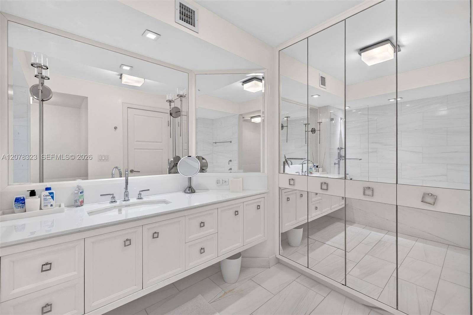 Master His/Her Bathroom