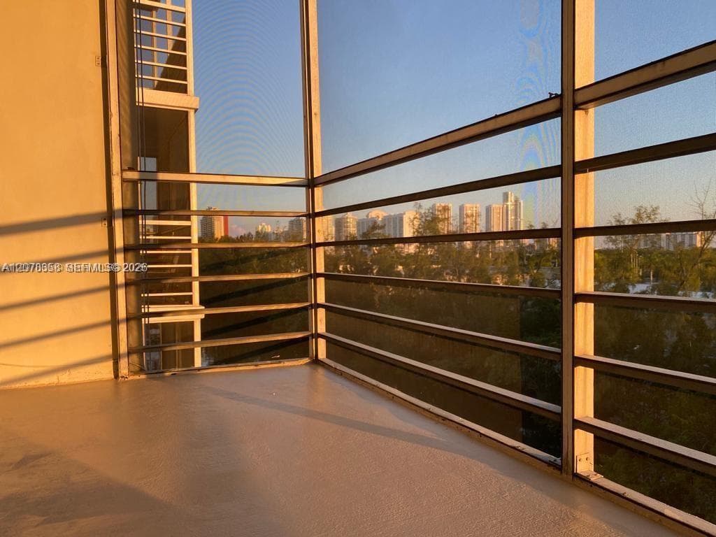WHITE HOUSE · #705 in North Miami Beach - Photo 7