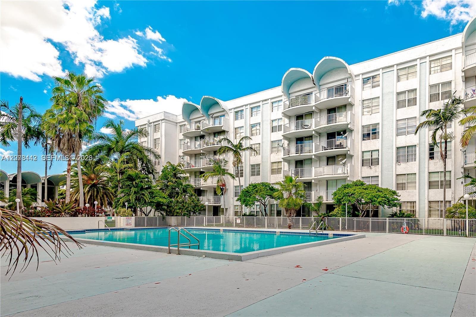 MONTECARLO · #C112 in Miami - Photo 26
