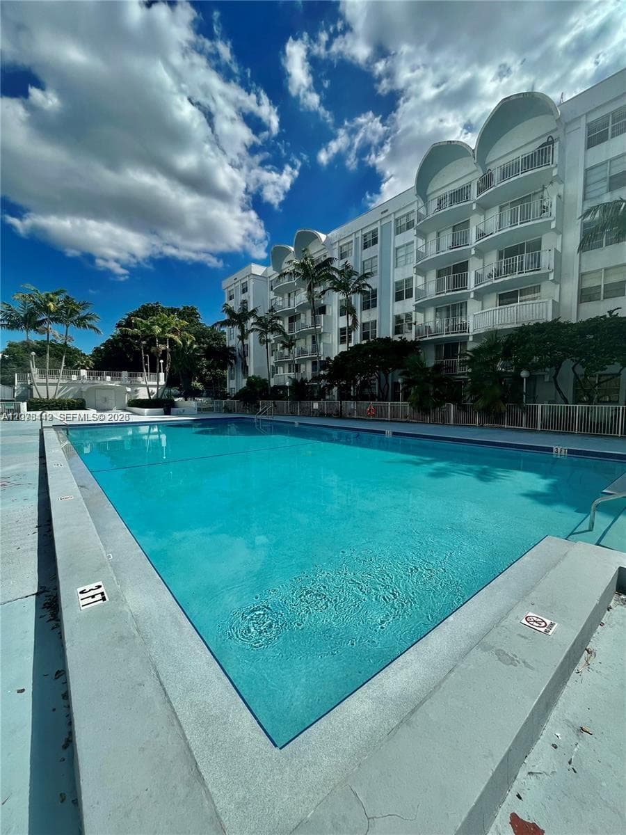 MONTECARLO · #C112 in Miami - Photo 29